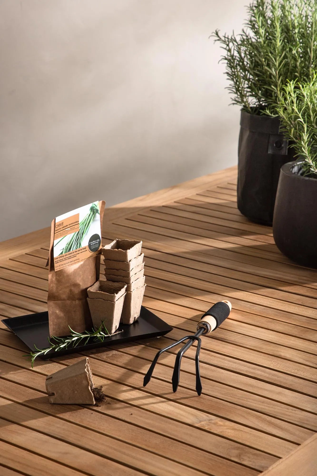 Panama Gartentisch ausziehbar in Schwarz präsentiert im Onlineshop von KAQTU Design AG. Gartentisch ist von Venture Home