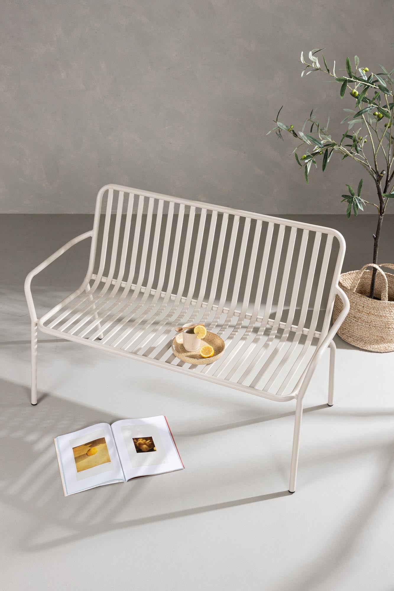 Peking Bank Sofa in Beige präsentiert im Onlineshop von KAQTU Design AG. Sitzbank ist von Venture Home