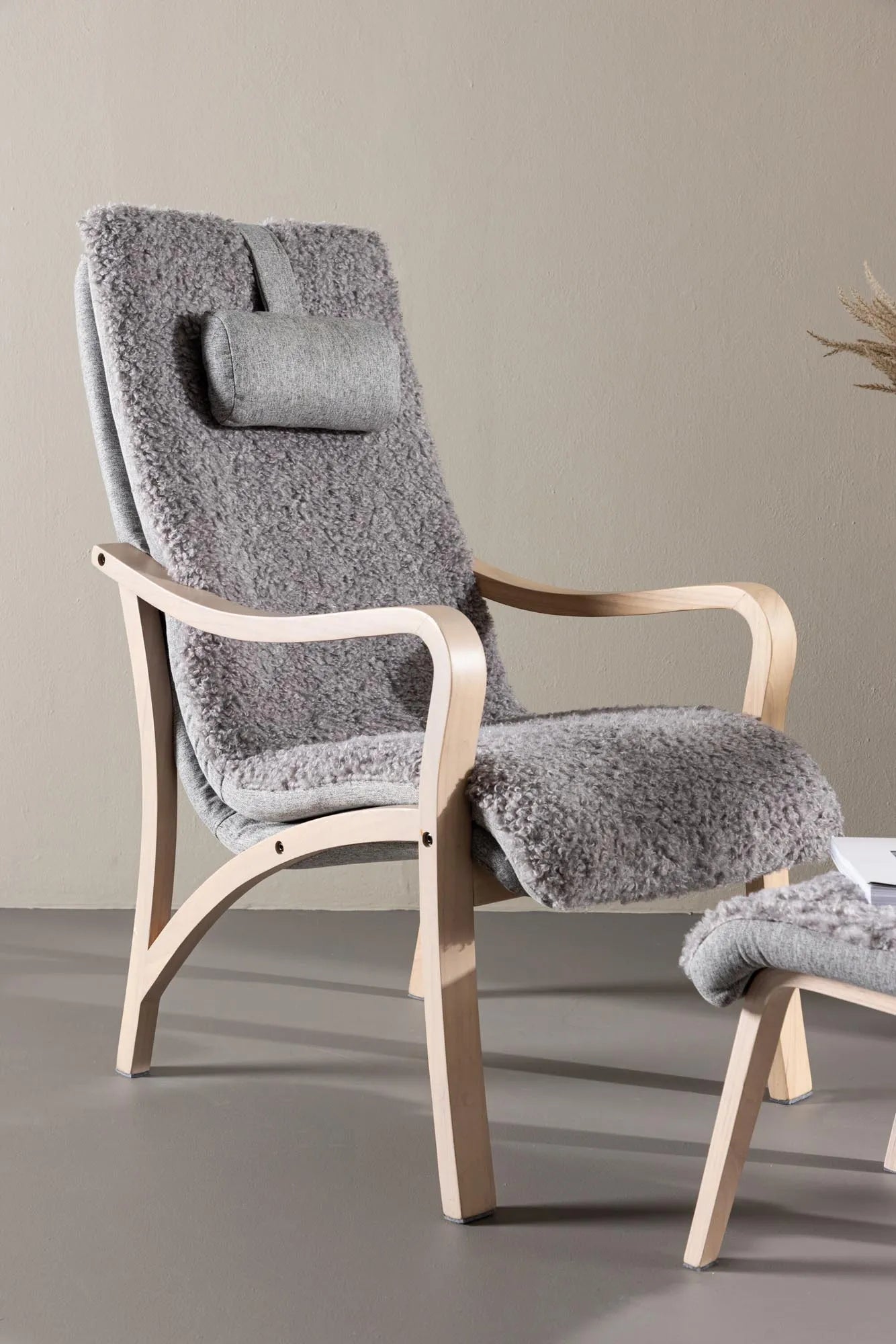 Fårö Lounge Stuhl in Beige/Braun präsentiert im Onlineshop von KAQTU Design AG. Sessel ist von Venture Home