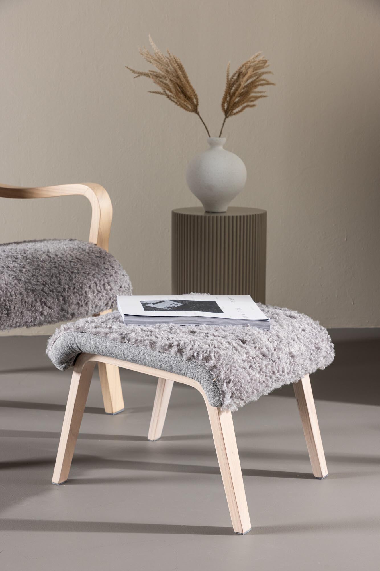 Fårö Lounge Stuhl in Beige/Braun präsentiert im Onlineshop von KAQTU Design AG. Sessel ist von Venture Home