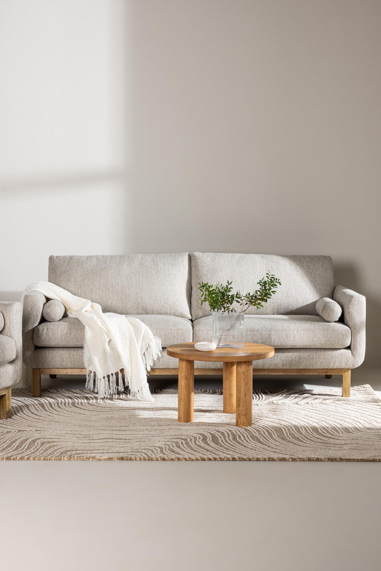 Olympos 3-Seat Sofa in Beige/ Natur präsentiert im Onlineshop von KAQTU Design AG. 3er Sofa ist von Venture Home