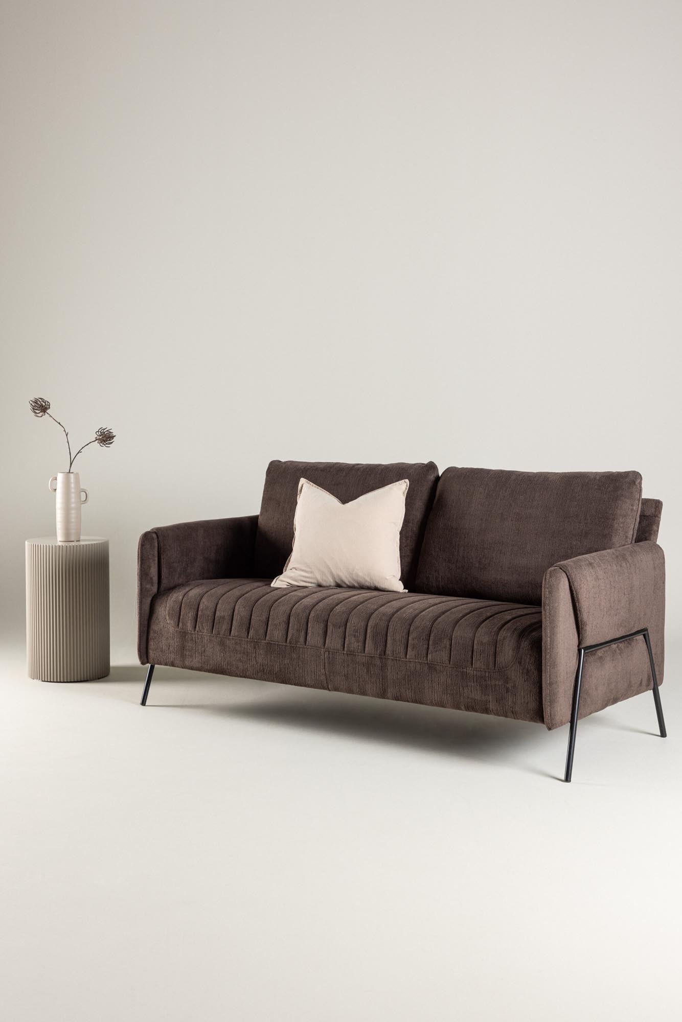 Indigo 2-Seat Sofa in Beige/Schwarz präsentiert im Onlineshop von KAQTU Design AG. 2er Sofa ist von Venture Home