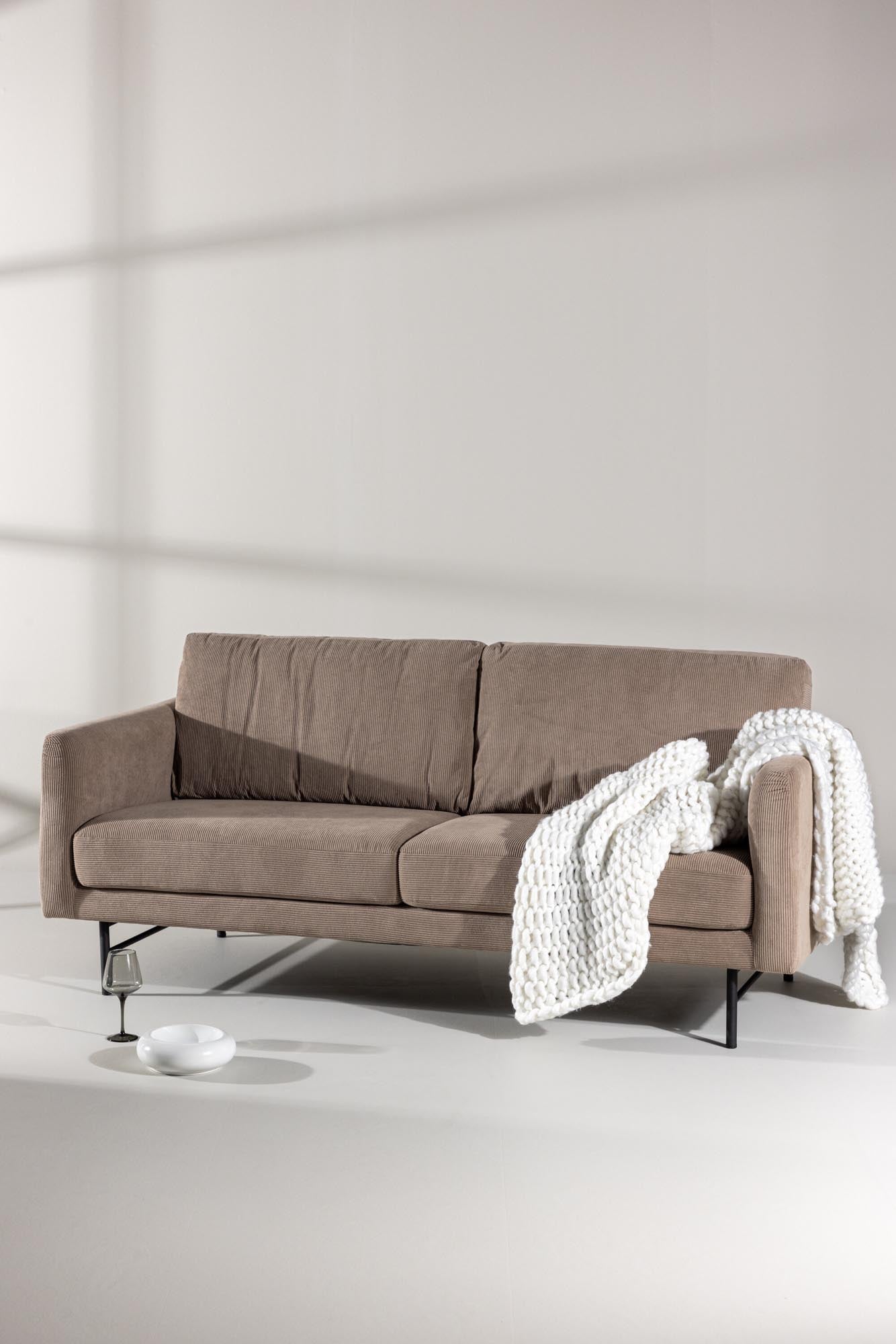 Sky 3-Seat Sofa in Schwarz-Weiss präsentiert im Onlineshop von KAQTU Design AG. 3er Sofa ist von Venture Home