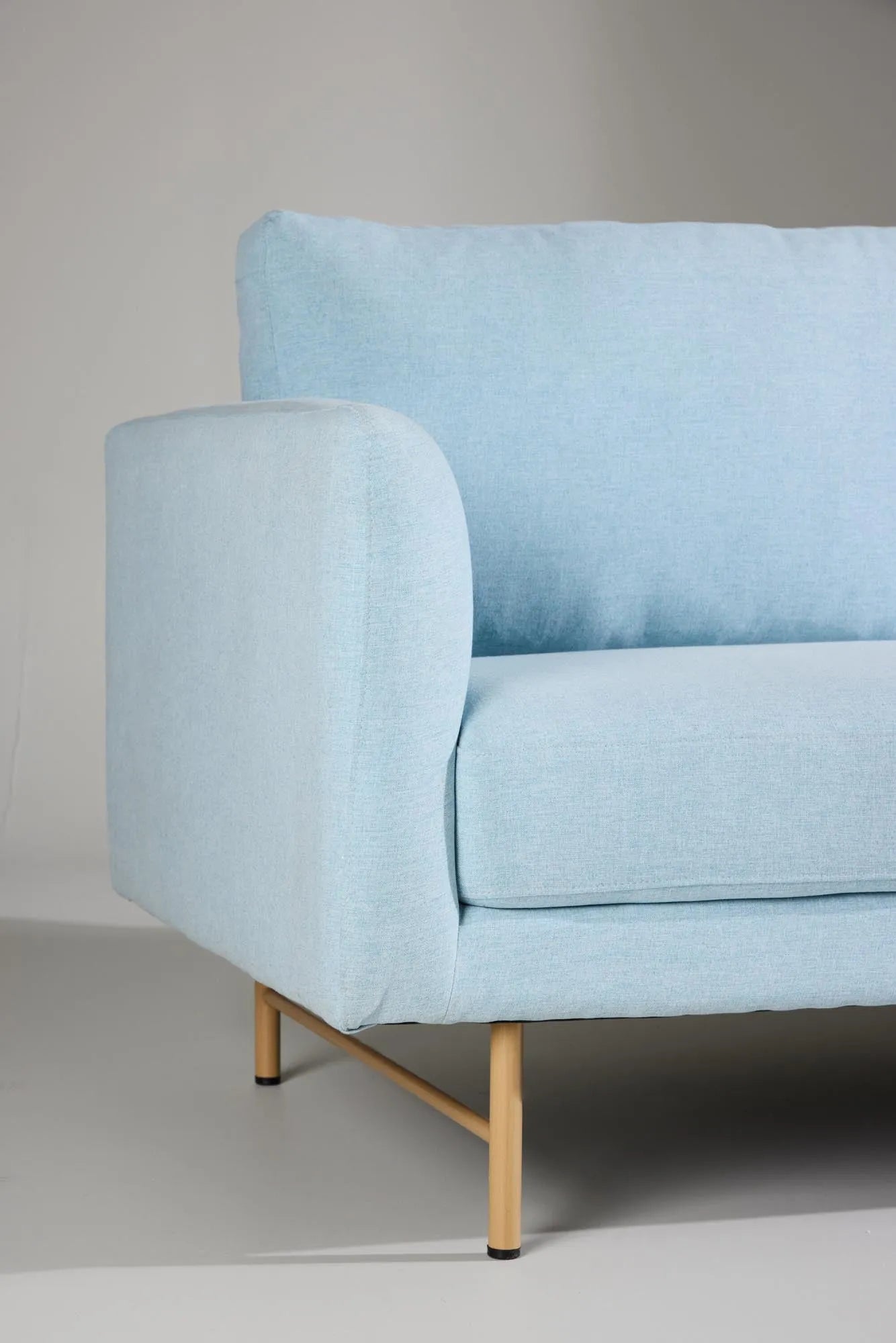 Sky 3-Sitzer Sofa in Blue präsentiert im Onlineshop von KAQTU Design AG. 3er Sofa ist von Venture Home