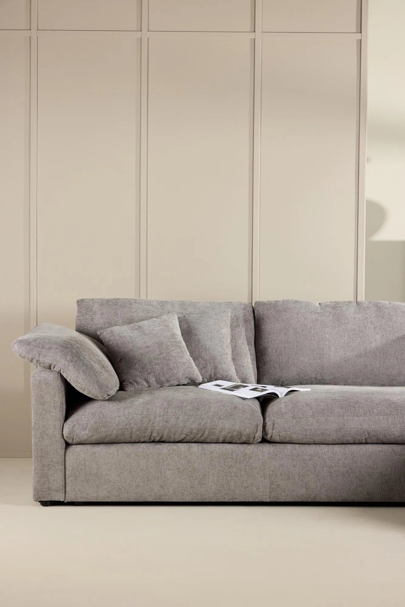 Amalfi Ecksofa  in Dunkelgrau präsentiert im Onlineshop von KAQTU Design AG. Ecksofa ist von Vind