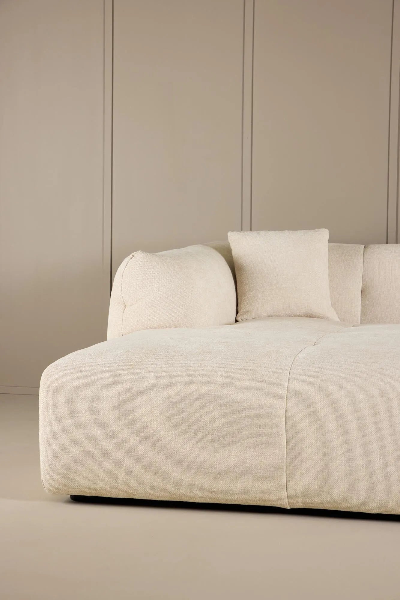 Positano Ecksofa  in Beige präsentiert im Onlineshop von KAQTU Design AG. Ecksofa ist von Vind