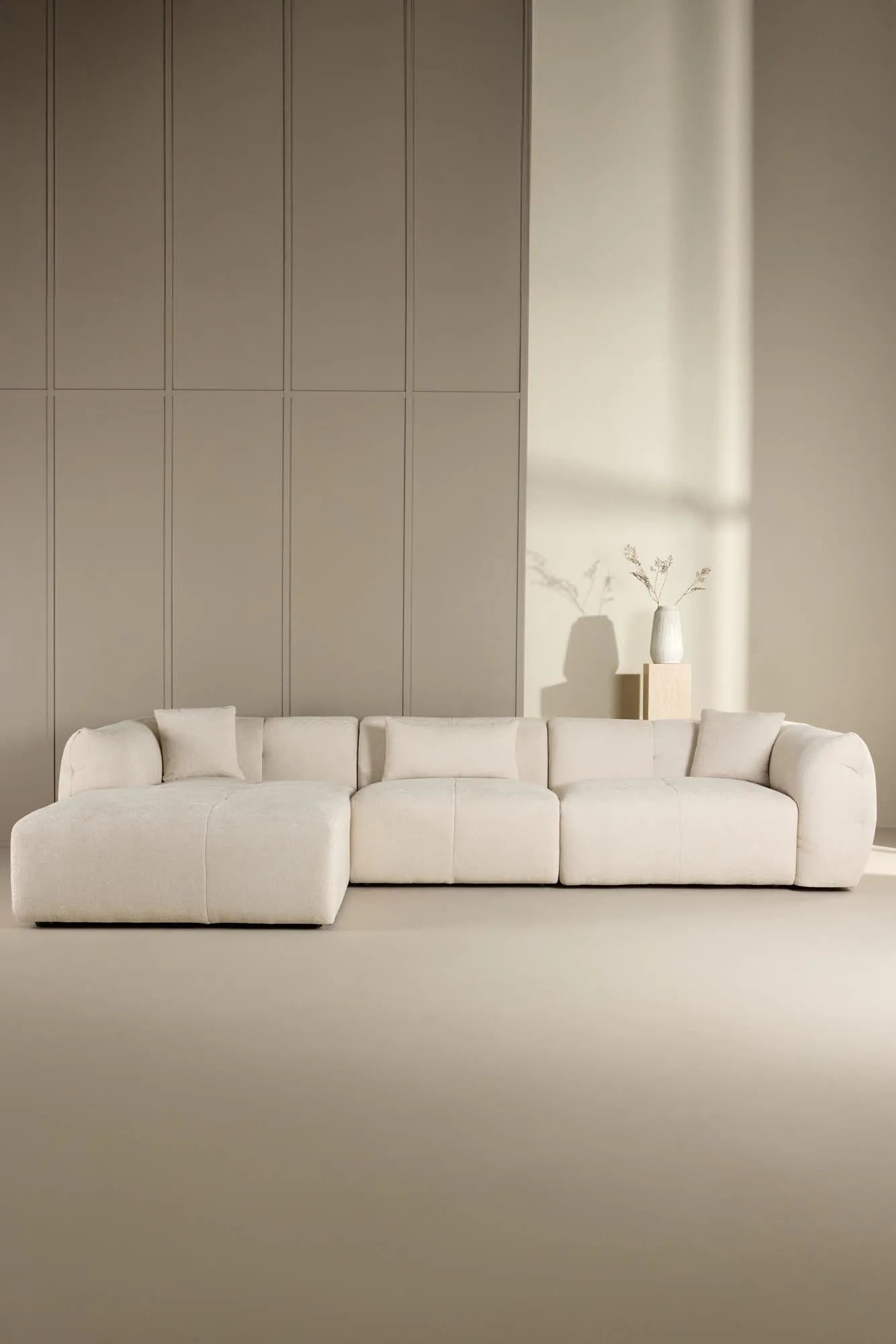 Positano Ecksofa  in Beige präsentiert im Onlineshop von KAQTU Design AG. Ecksofa ist von Vind