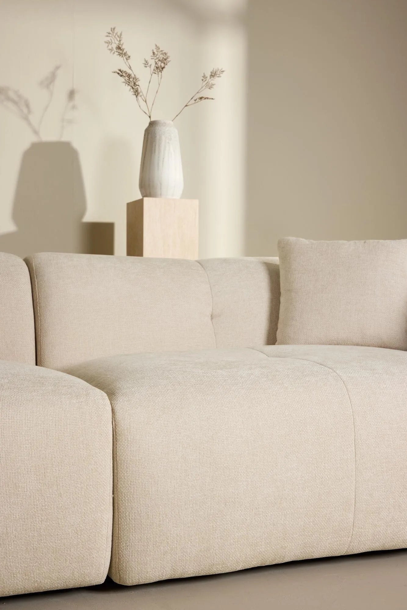 Positano Ecksofa  in Beige präsentiert im Onlineshop von KAQTU Design AG. Ecksofa ist von Vind