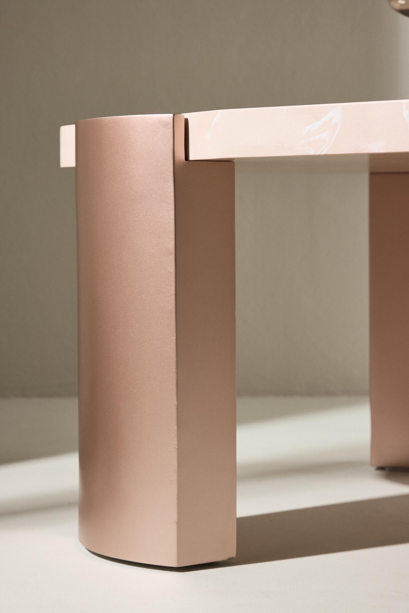 Kres Sofatisch 125x70.5 in Gold/ Rosa/Marmoroptik präsentiert im Onlineshop von KAQTU Design AG. Beistelltisch ist von Venture Home