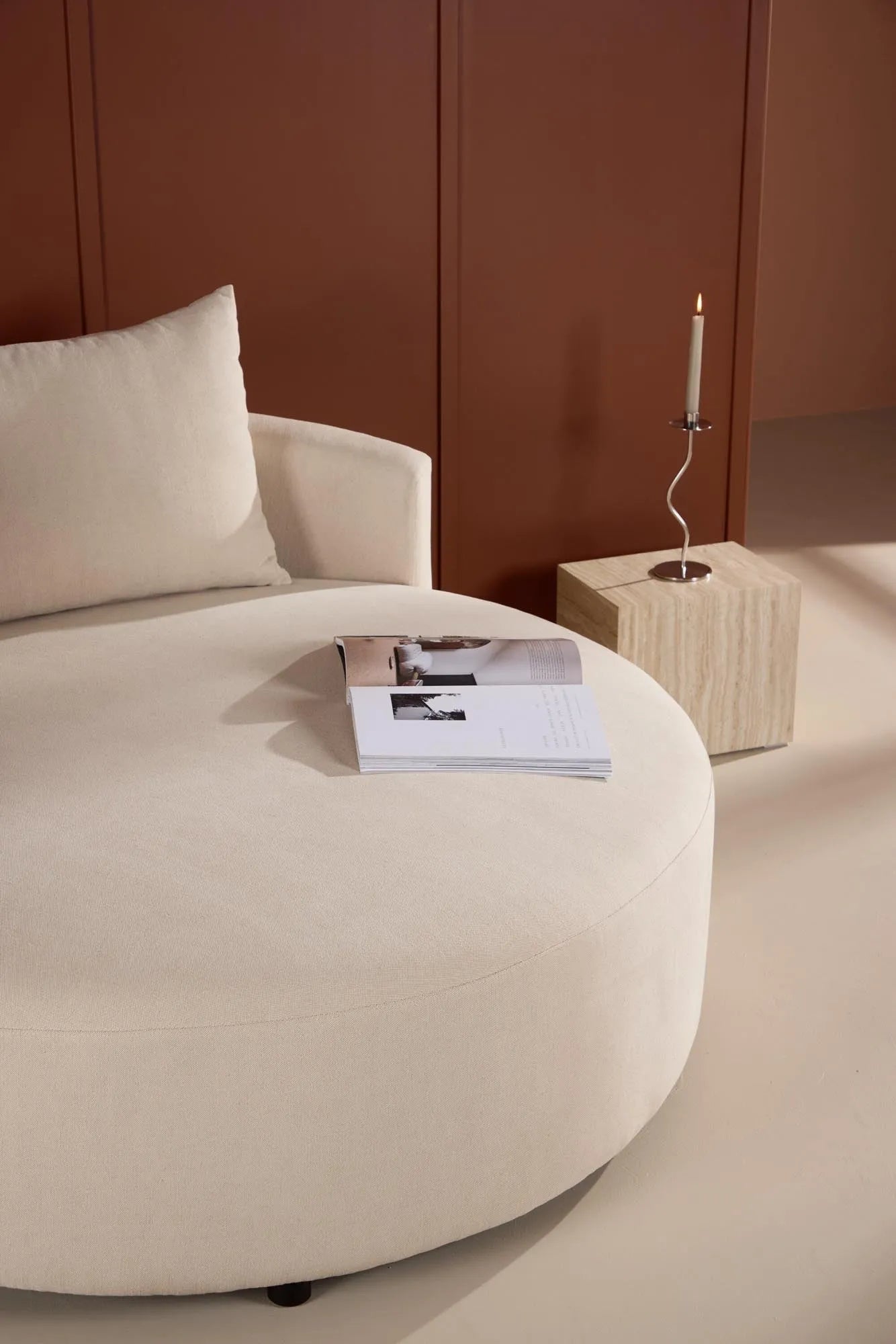 Kelso 3-Sitzer Sofa in Beige präsentiert im Onlineshop von KAQTU Design AG. 3er Sofa ist von Venture Home