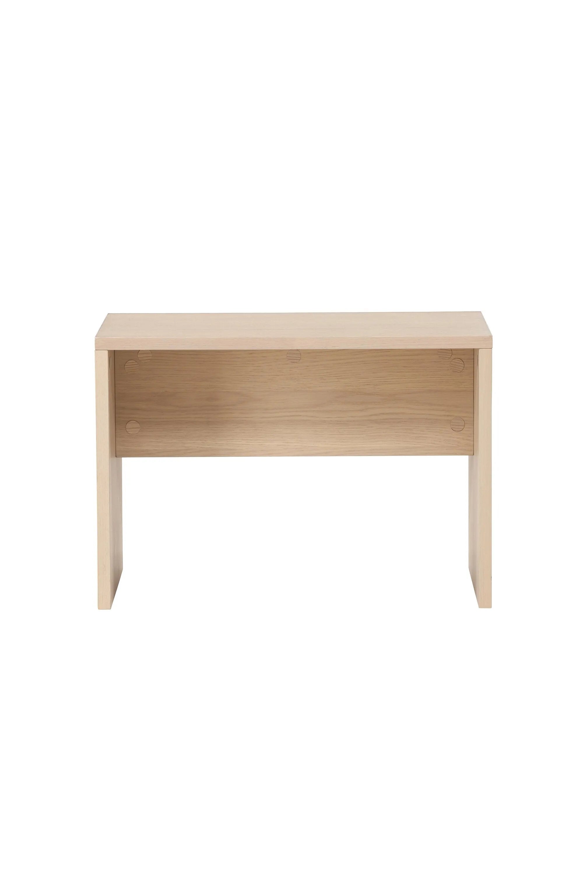 Eleganter Sofatisch aus schwarzem MDF, ideal für moderne Räume. Vielseitig als Ablage oder Dekoration nutzbar.