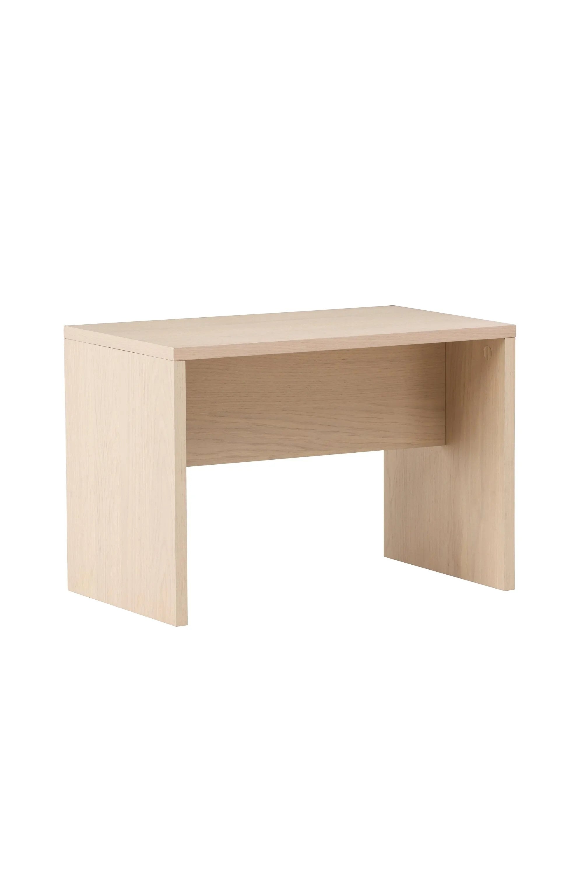 Eleganter Sofatisch aus schwarzem MDF, ideal für moderne Räume. Vielseitig als Ablage oder Dekoration nutzbar.