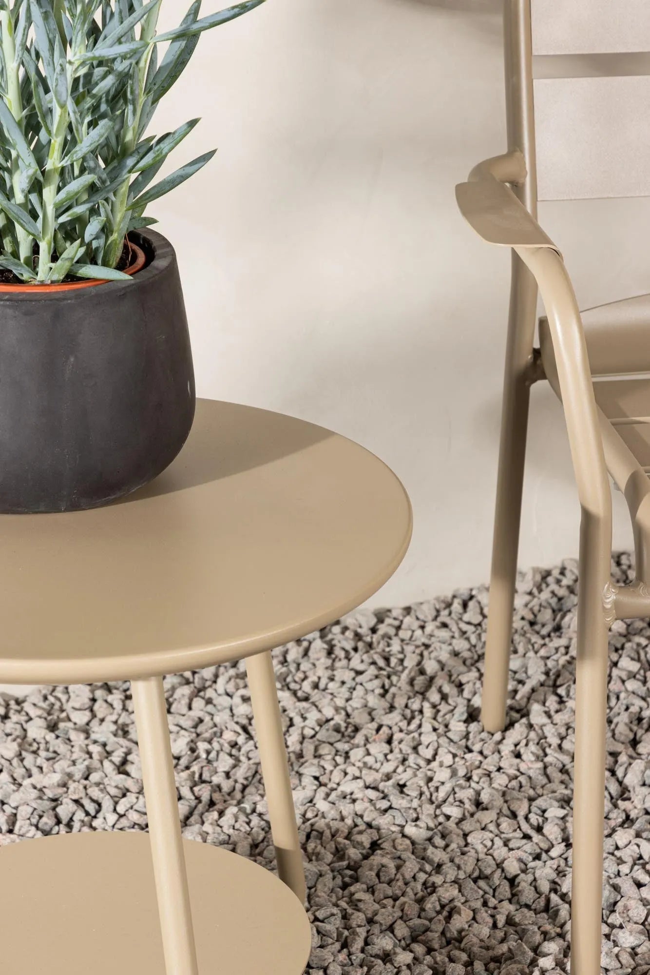 Faro Café Set in Beige/Beige präsentiert im Onlineshop von KAQTU Design AG. Esszimmerset ist von Venture Home