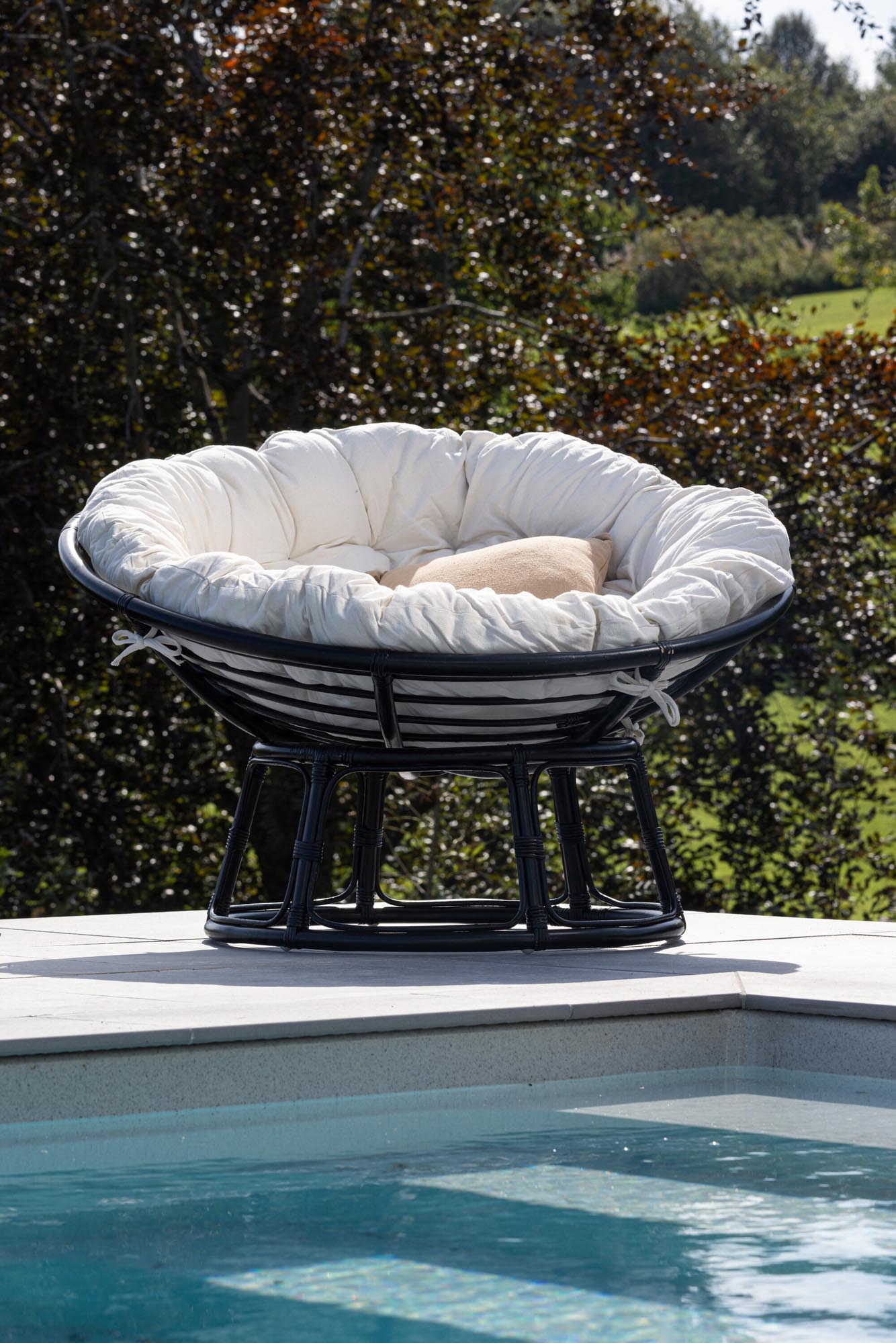 Bonnie Loungesessel in Black präsentiert im Onlineshop von KAQTU Design AG. Outdoor-Sessel ist von Venture Home