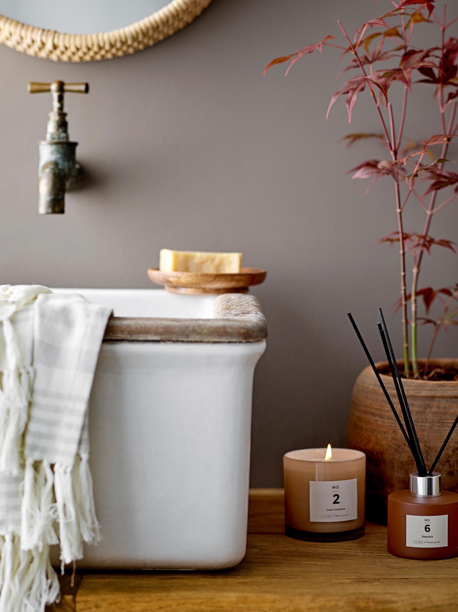 NO. 6 - Sequoia Scent Diffuser, Braun, Duftflüssigkeit in Brown präsentiert im Onlineshop von KAQTU Design AG. Haushaltshilfen ist von Bloomingville