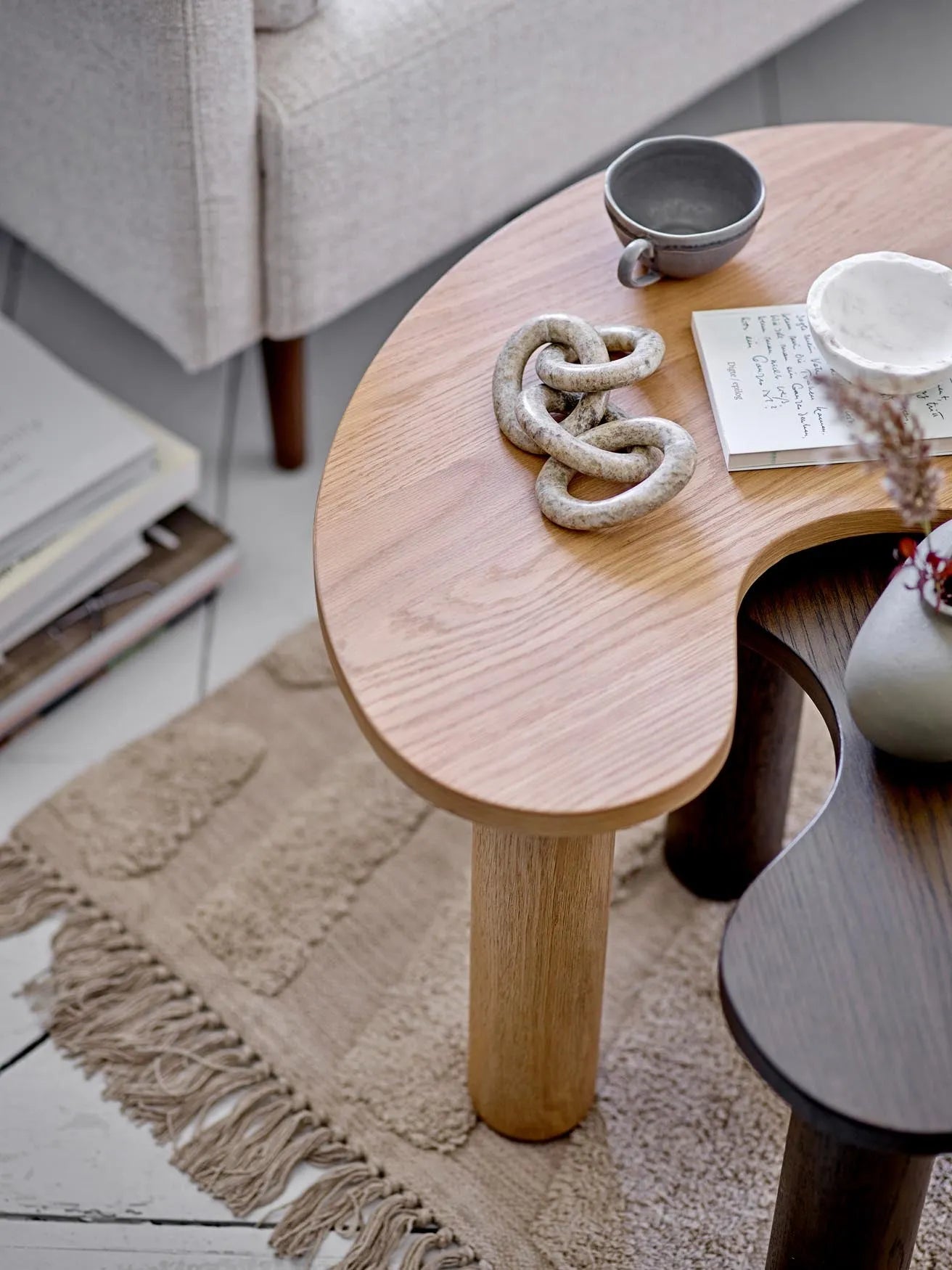 Stilvoller grauer Steinzeug-Cappuccino-Cup mit Untertasse von Bloomingville.