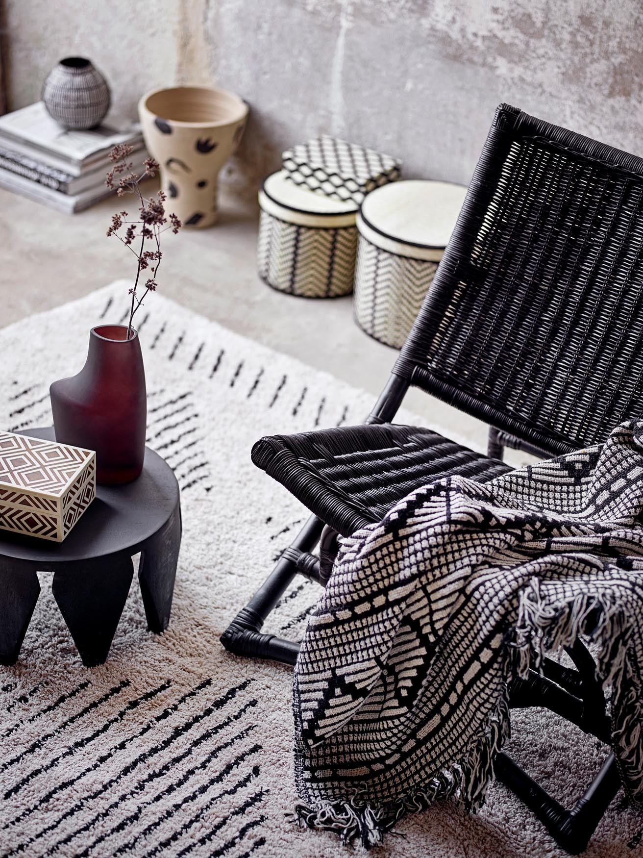 Baz Loungesessel, Schwarz, Rattan in Schwarz präsentiert im Onlineshop von KAQTU Design AG. Sessel ist von Bloomingville