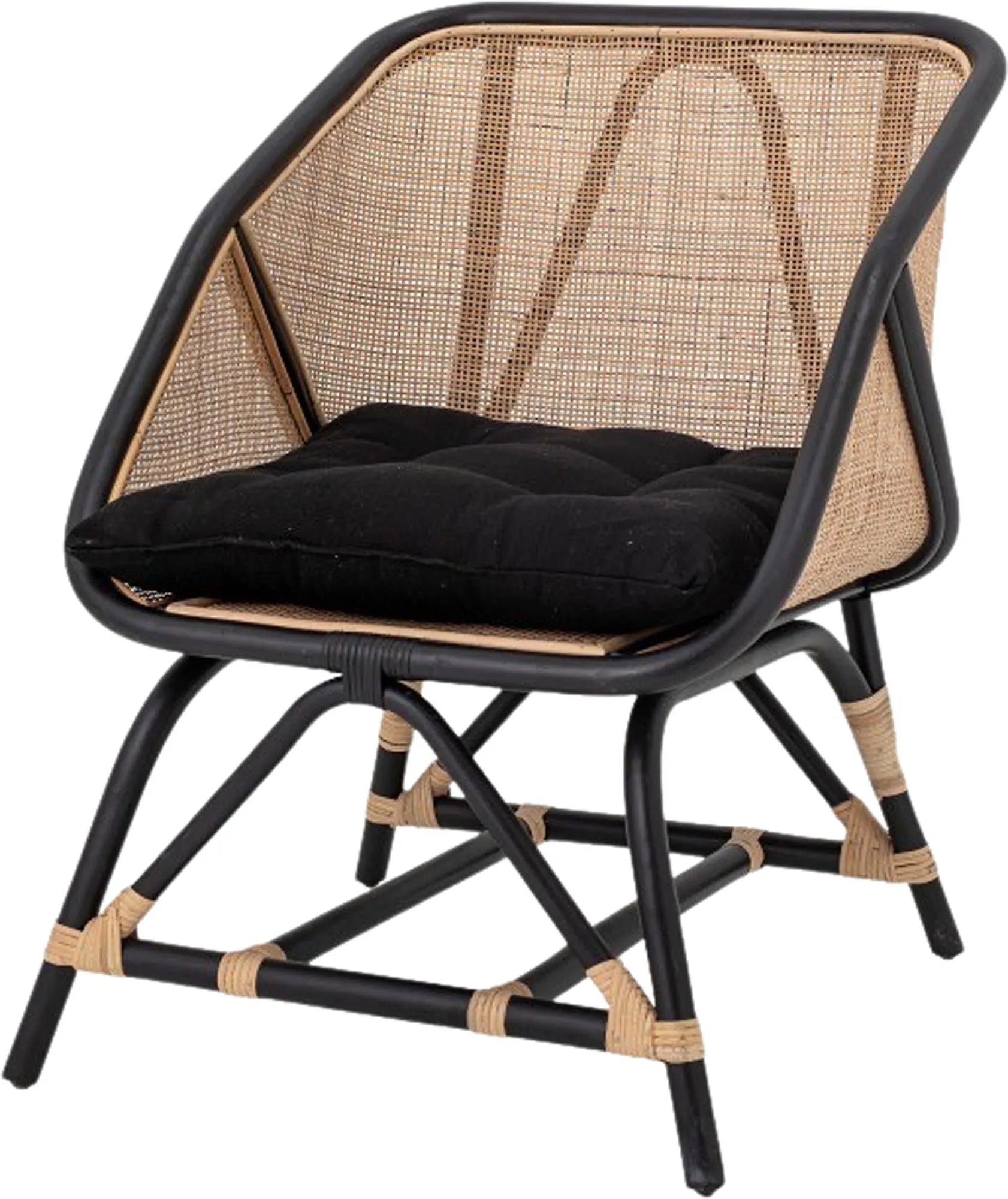 Eleganter Loungesessel aus schwarzem Rattan, ideal für stilvolle Entspannung in jedem Wohnbereich.