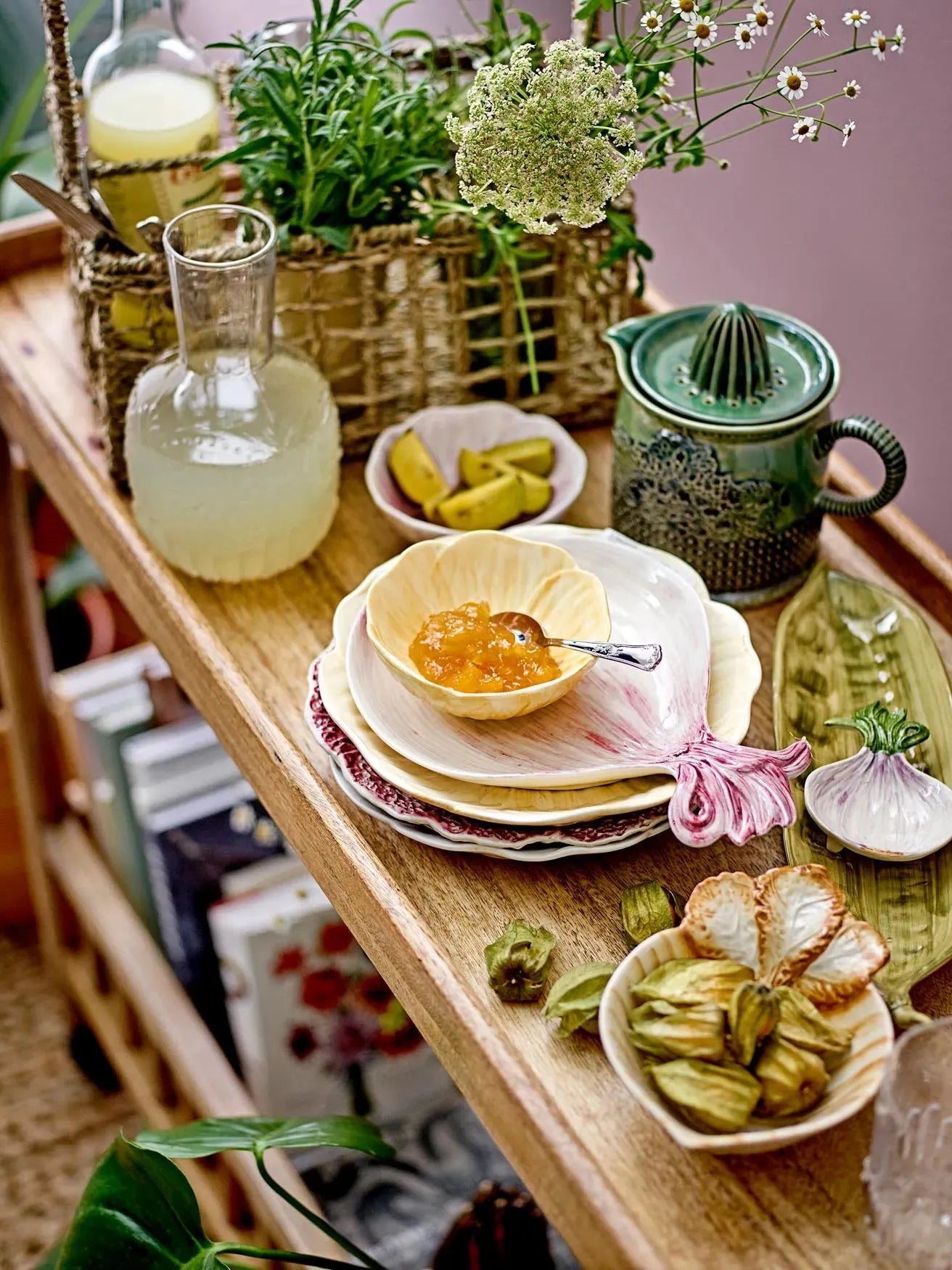 Mimosa Schale aus Steingut, braun, robust und elegant. Perfekt für Salate, Snacks oder als Deko. Einzigartiges Design.