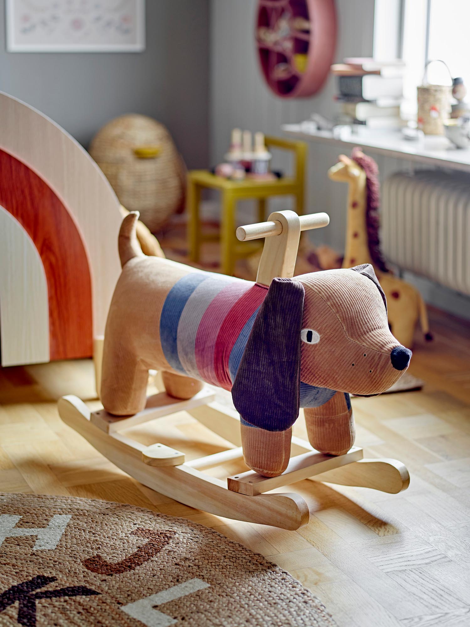 Charlie Rocking Toy, Dog, Braun, Polyester in Brown präsentiert im Onlineshop von KAQTU Design AG. Objekte Kids ist von Bloomingville