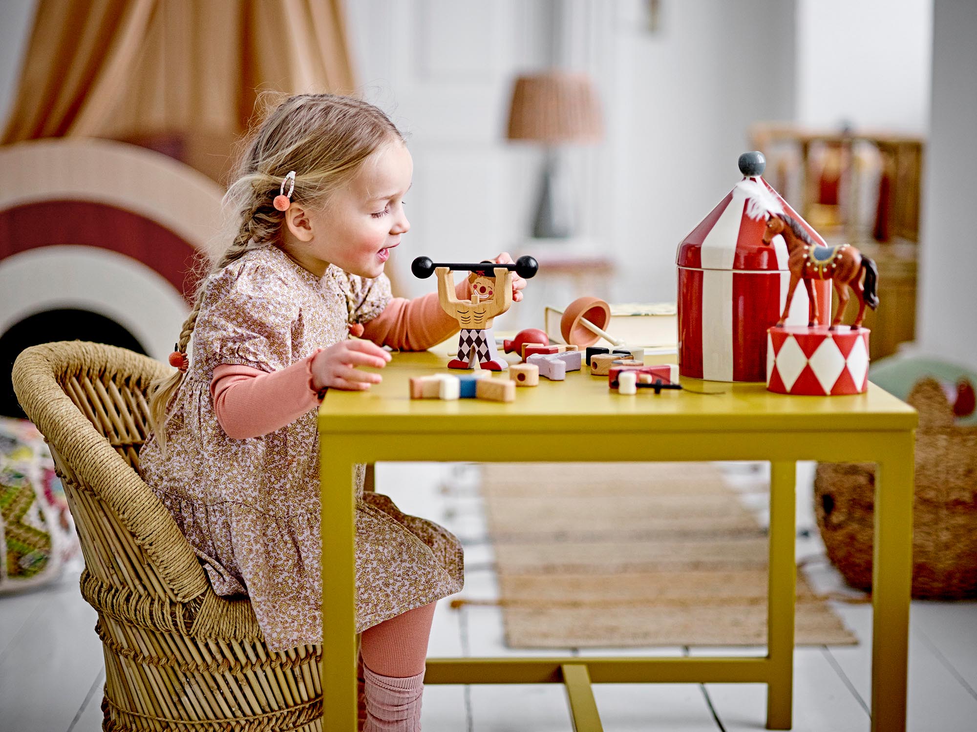 Cimmi Aufbewahrungsbox mit Deckel, Rot, Steingut in Red präsentiert im Onlineshop von KAQTU Design AG. Aufbewahrungsbox ist von Bloomingville