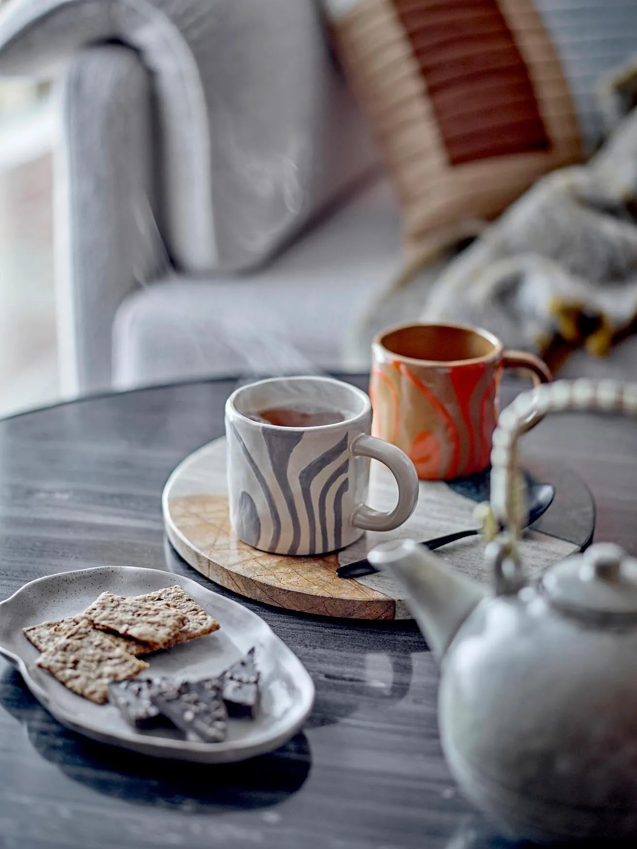 Eleganter Estelle Couchtisch aus grauem Marmor von Bloomingville.