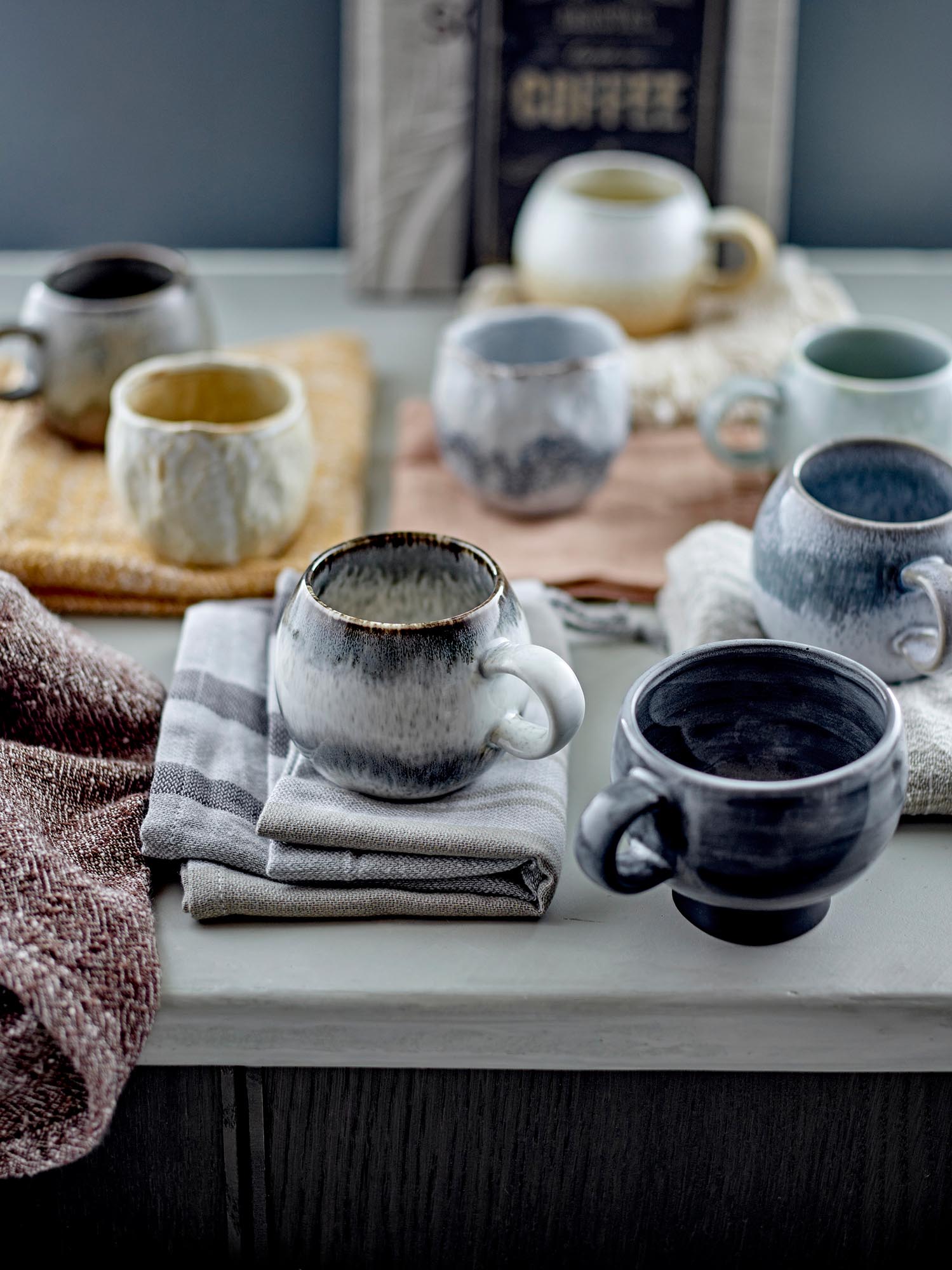 Paula Tasse, Grau, Steingut in Grey präsentiert im Onlineshop von KAQTU Design AG. Tasse ist von Bloomingville