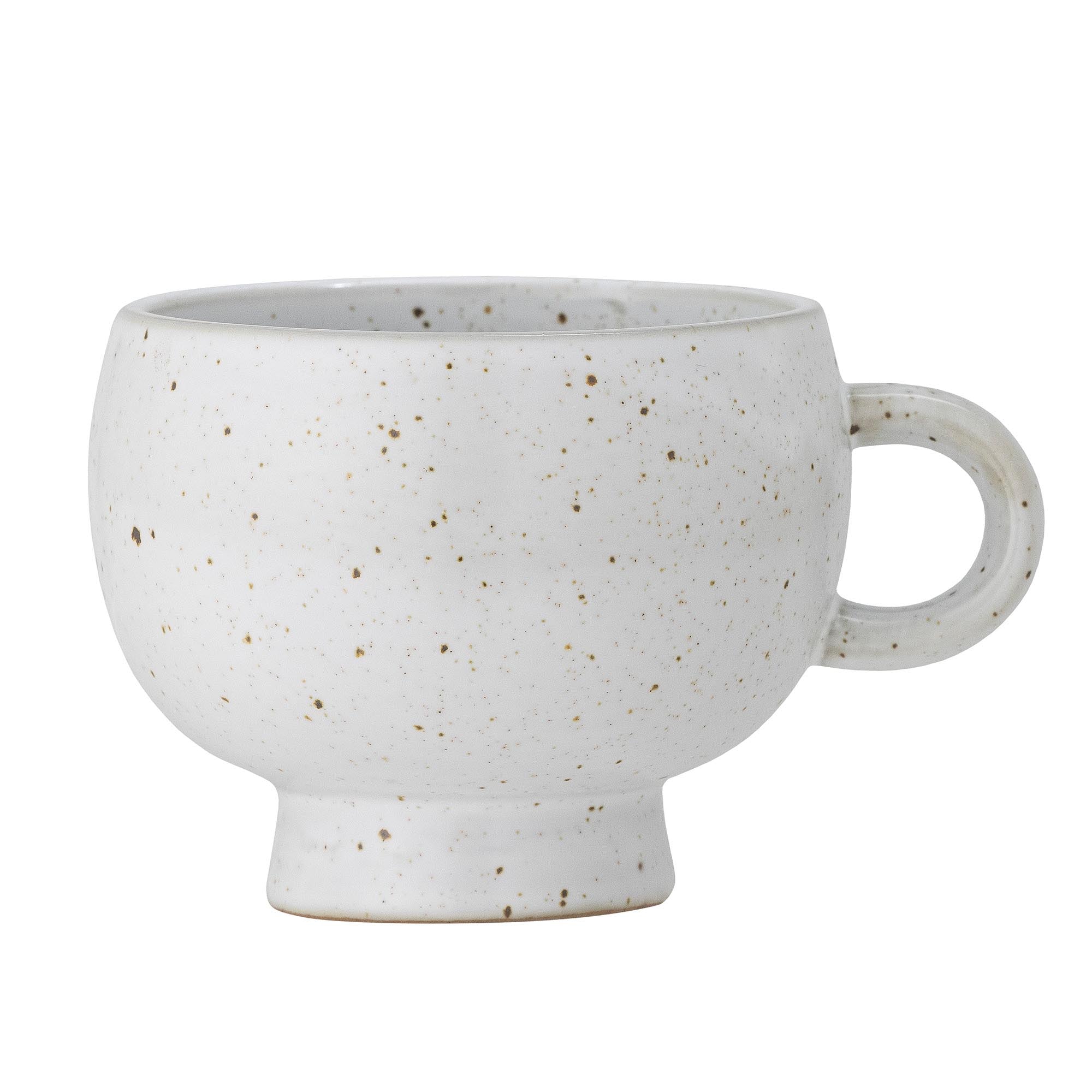 Emilo Tasse, Weiá, Steingut in White präsentiert im Onlineshop von KAQTU Design AG. Tasse ist von Bloomingville