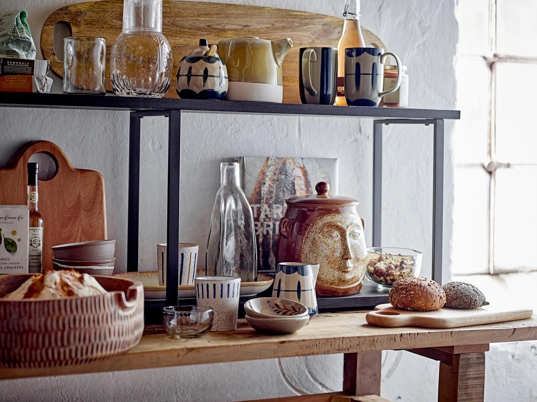 Stilvolle Lenka Schale aus recyceltem Glas, umweltfreundlich klar.