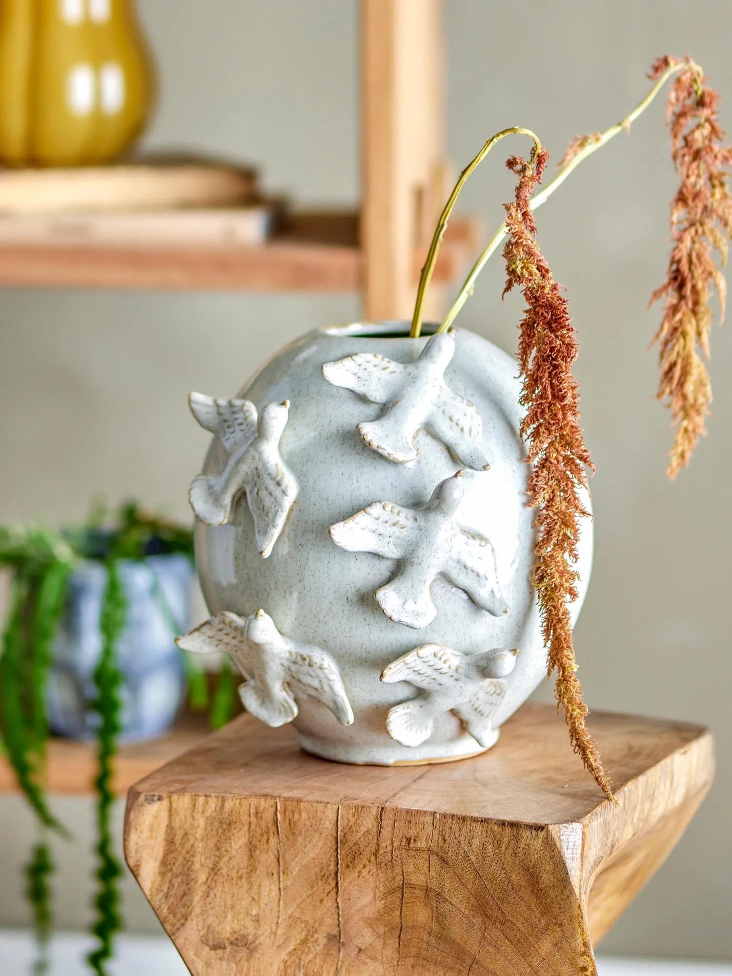 Abira Vase, Natur, Steingut in Natur präsentiert im Onlineshop von KAQTU Design AG. Vase ist von Creative Collection