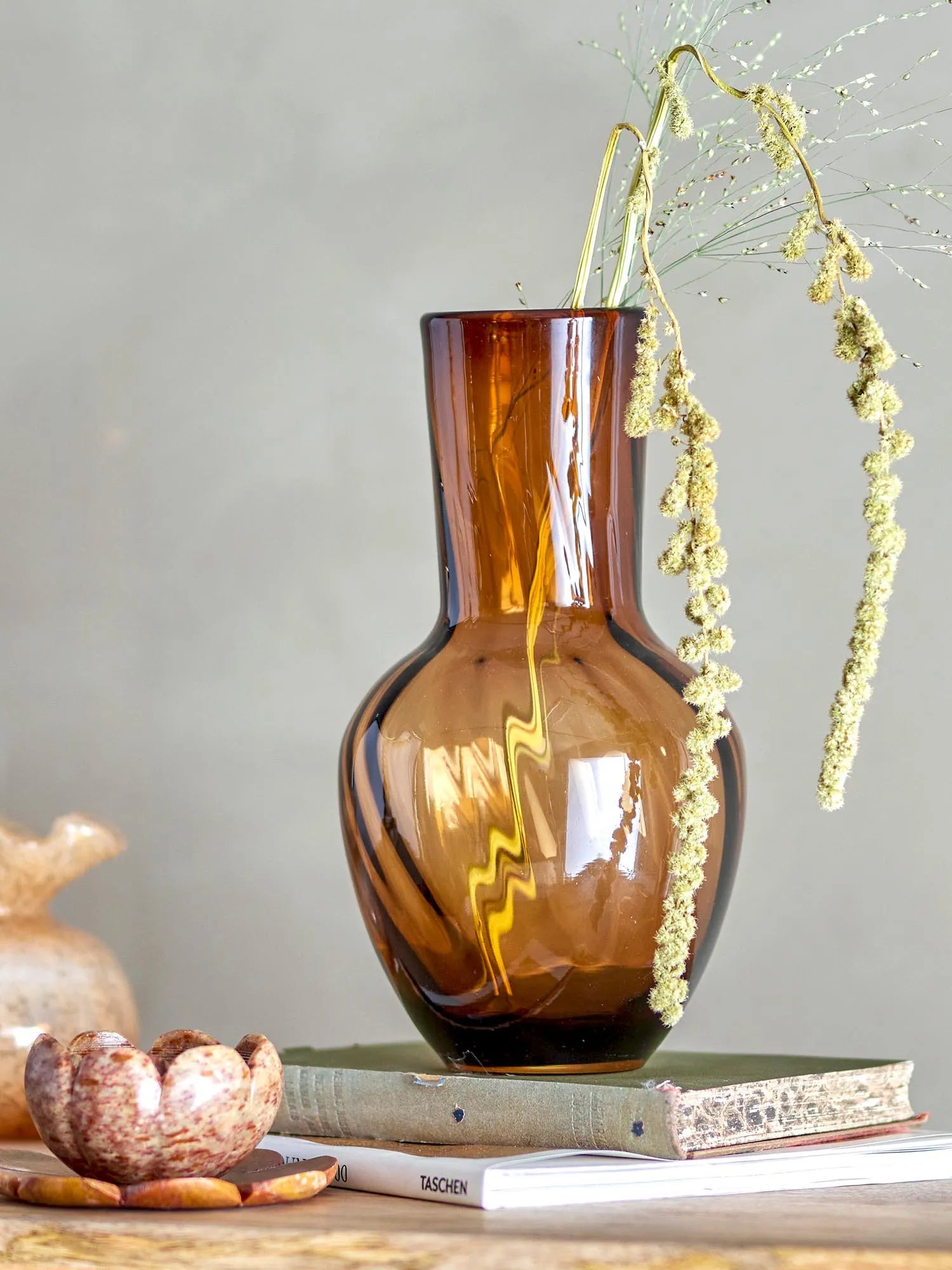 Saiqa Vase, Braun, Glas in Braun präsentiert im Onlineshop von KAQTU Design AG. Vase ist von Creative Collection