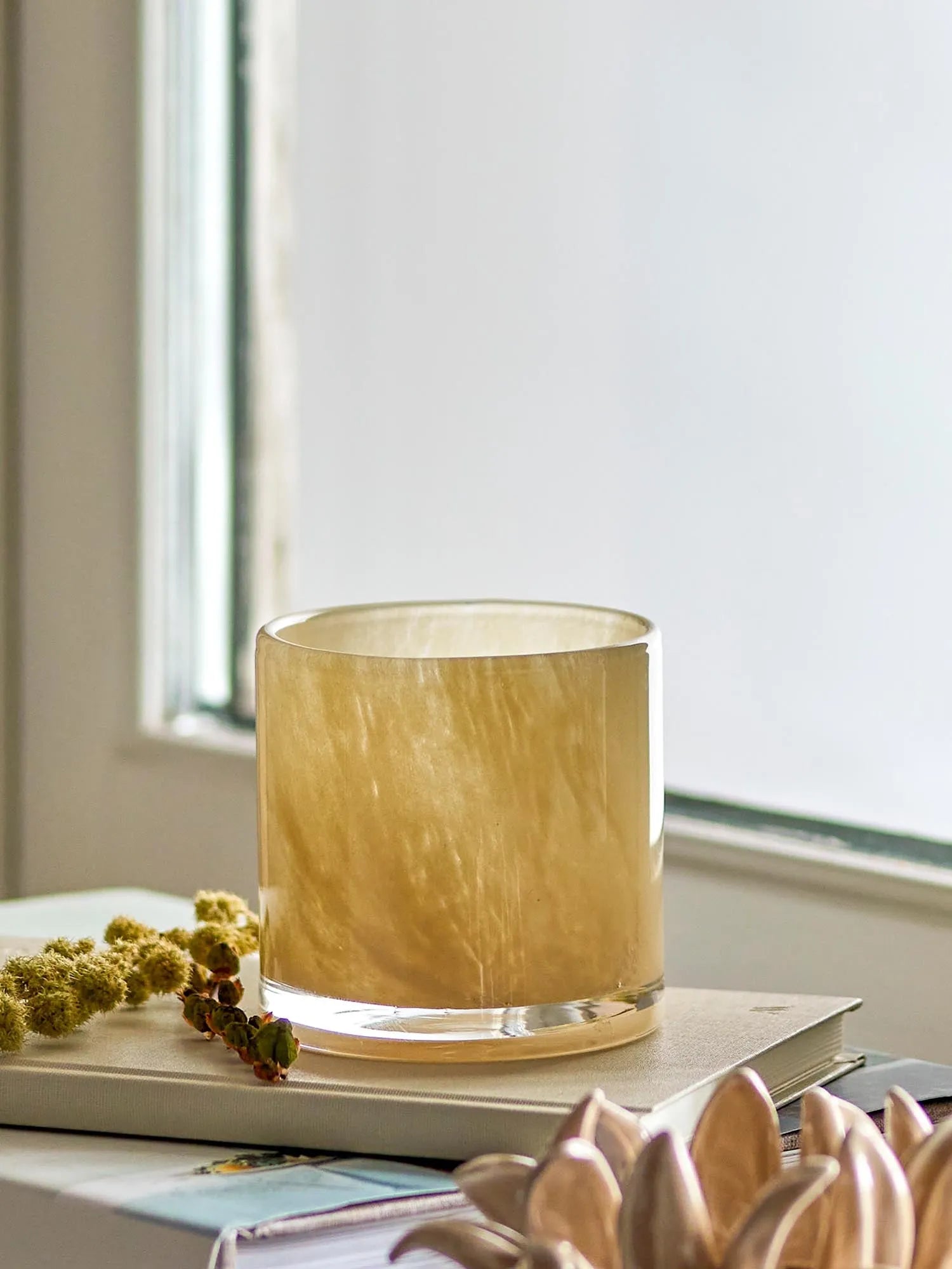 Sakkara Teelichthalter, Natur, Glas in Natur präsentiert im Onlineshop von KAQTU Design AG. Kerzenständer ist von Bloomingville