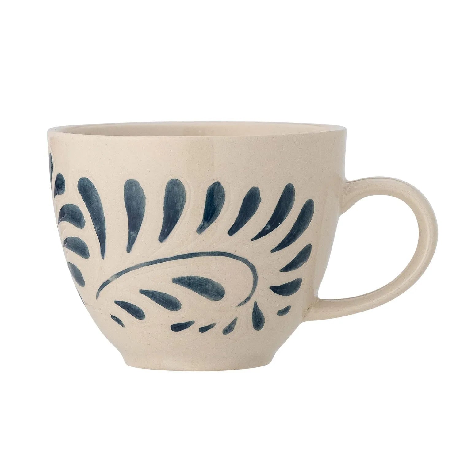 Die Heikki Tasse von Bloomingville: Robustes Steingut, blaues Design, skandinavische Eleganz, spülmaschinenfest, einzigartig.