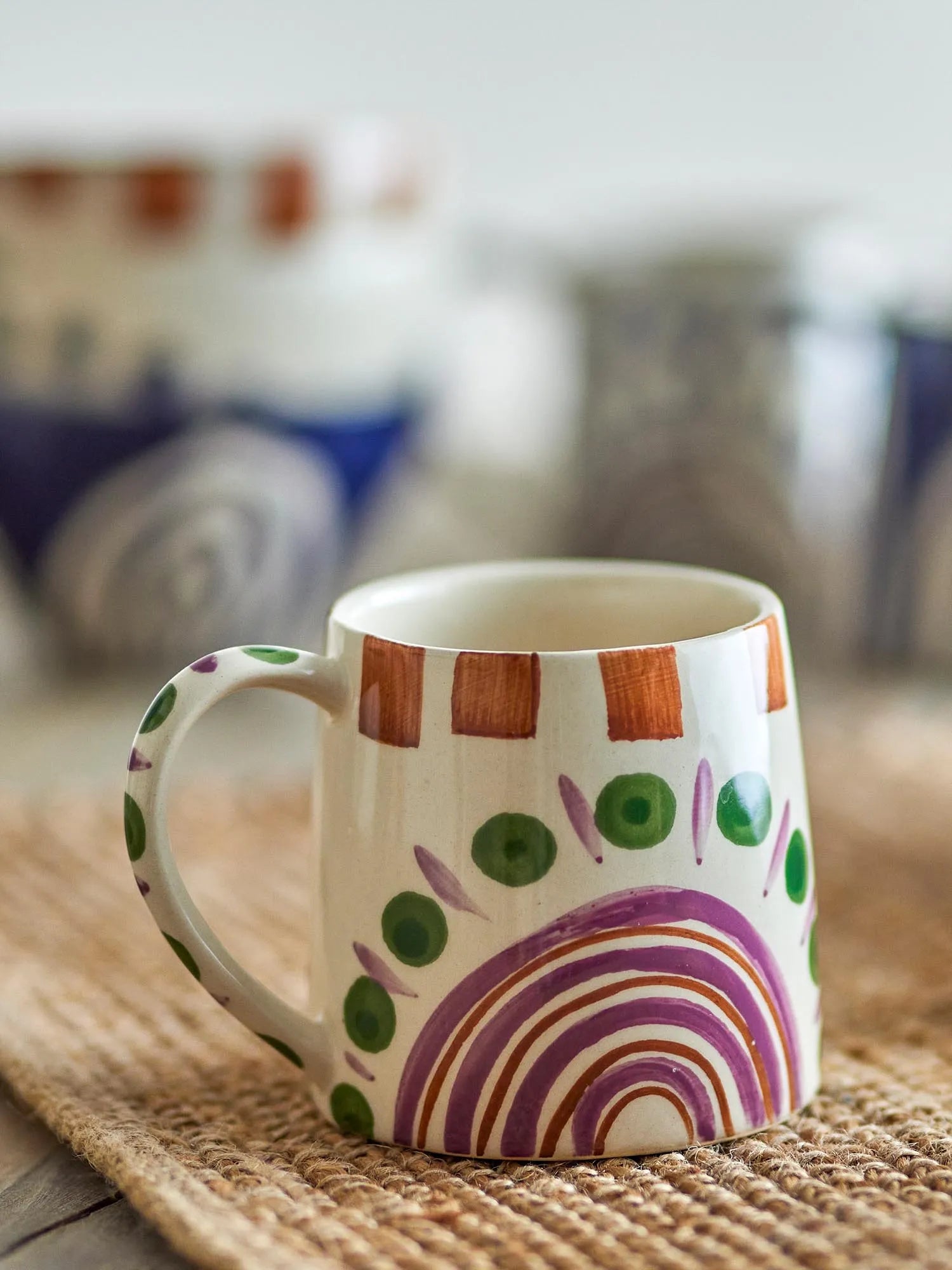 Shama Tasse, Grün, Steingut in Grün präsentiert im Onlineshop von KAQTU Design AG. Tasse ist von Bloomingville