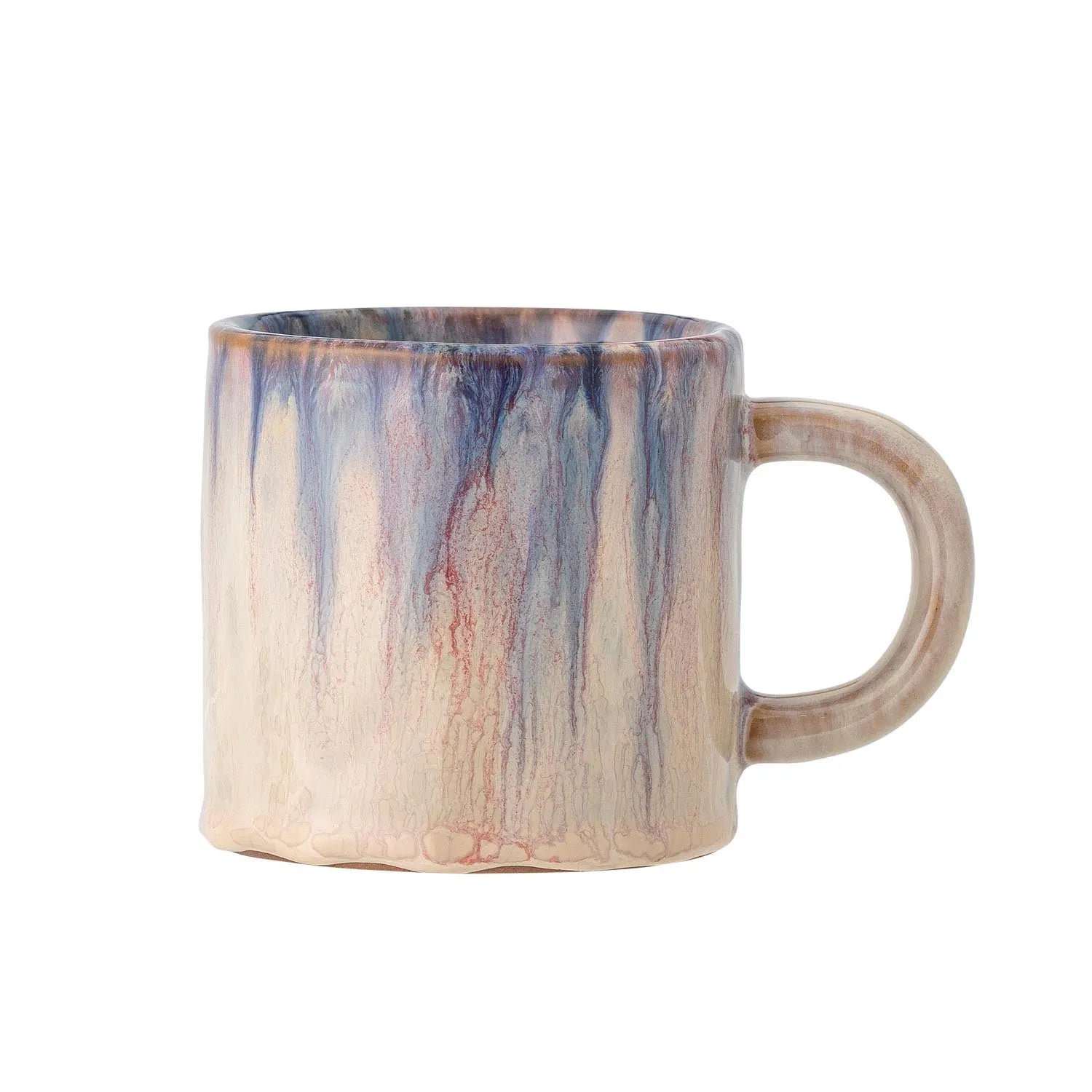 Amalia Tasse, Blue, Steingut in Blau präsentiert im Onlineshop von KAQTU Design AG. Tasse ist von Bloomingville