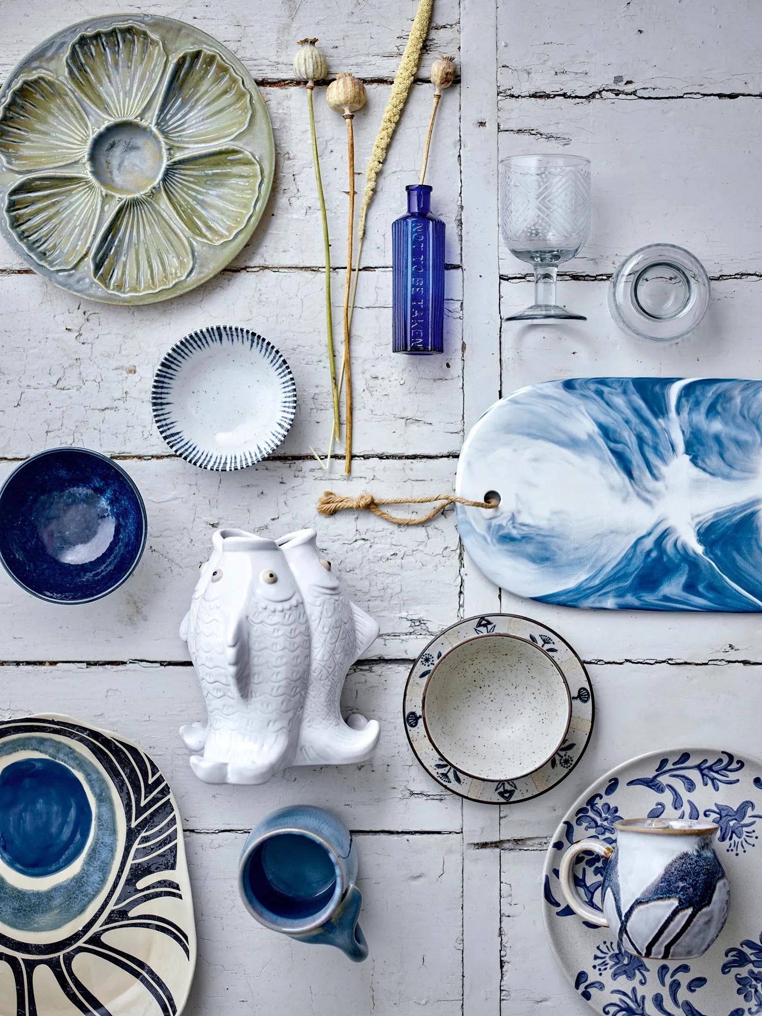 Alicia Becher, Blue, Steingut in Blau präsentiert im Onlineshop von KAQTU Design AG. Tasse ist von Creative Collection