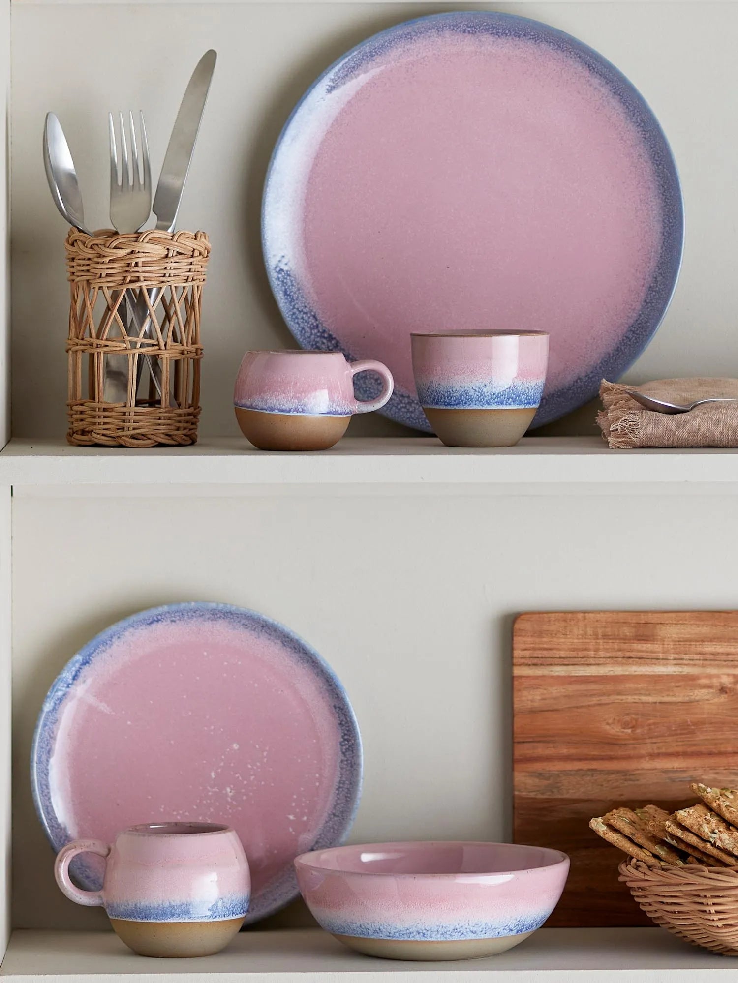 Paula Espressotasse, Rose, Steingut in Rose präsentiert im Onlineshop von KAQTU Design AG. Tasse ist von Bloomingville