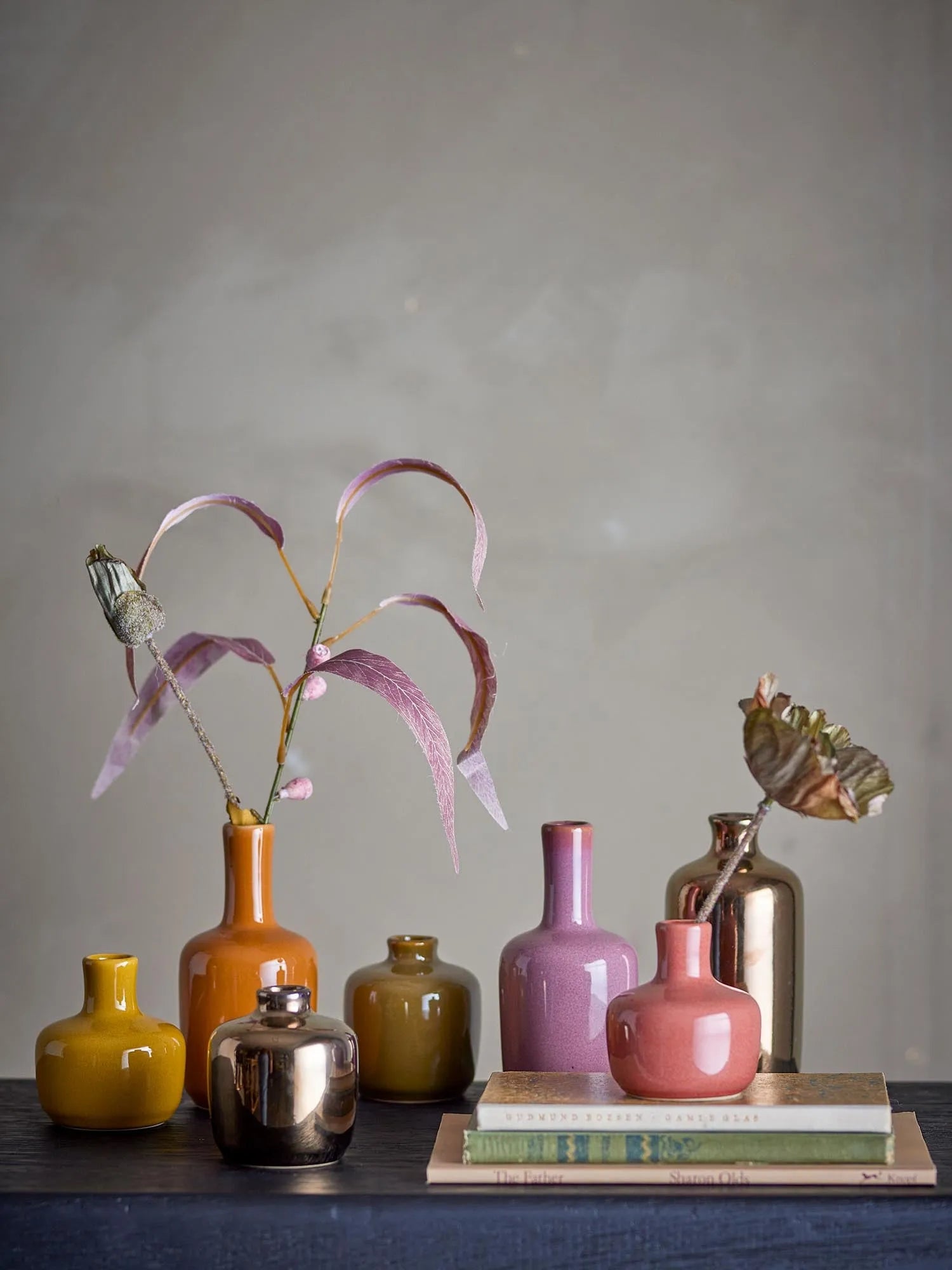 Maien Vase, Braun, Steingut in Braun präsentiert im Onlineshop von KAQTU Design AG. Vase ist von Bloomingville