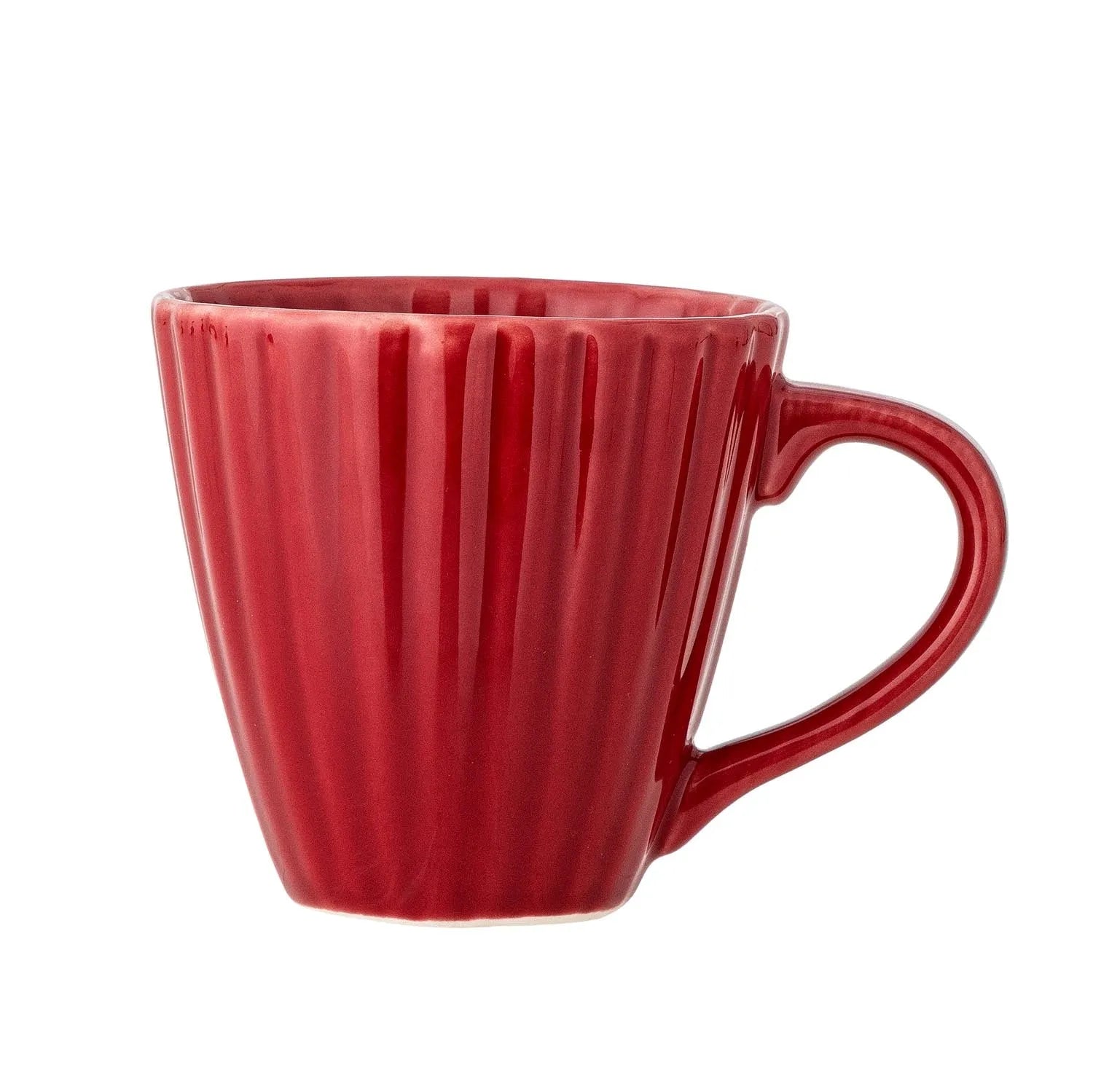 Latina Becher, Rot, Steingut in Rot präsentiert im Onlineshop von KAQTU Design AG. Tasse ist von Bloomingville