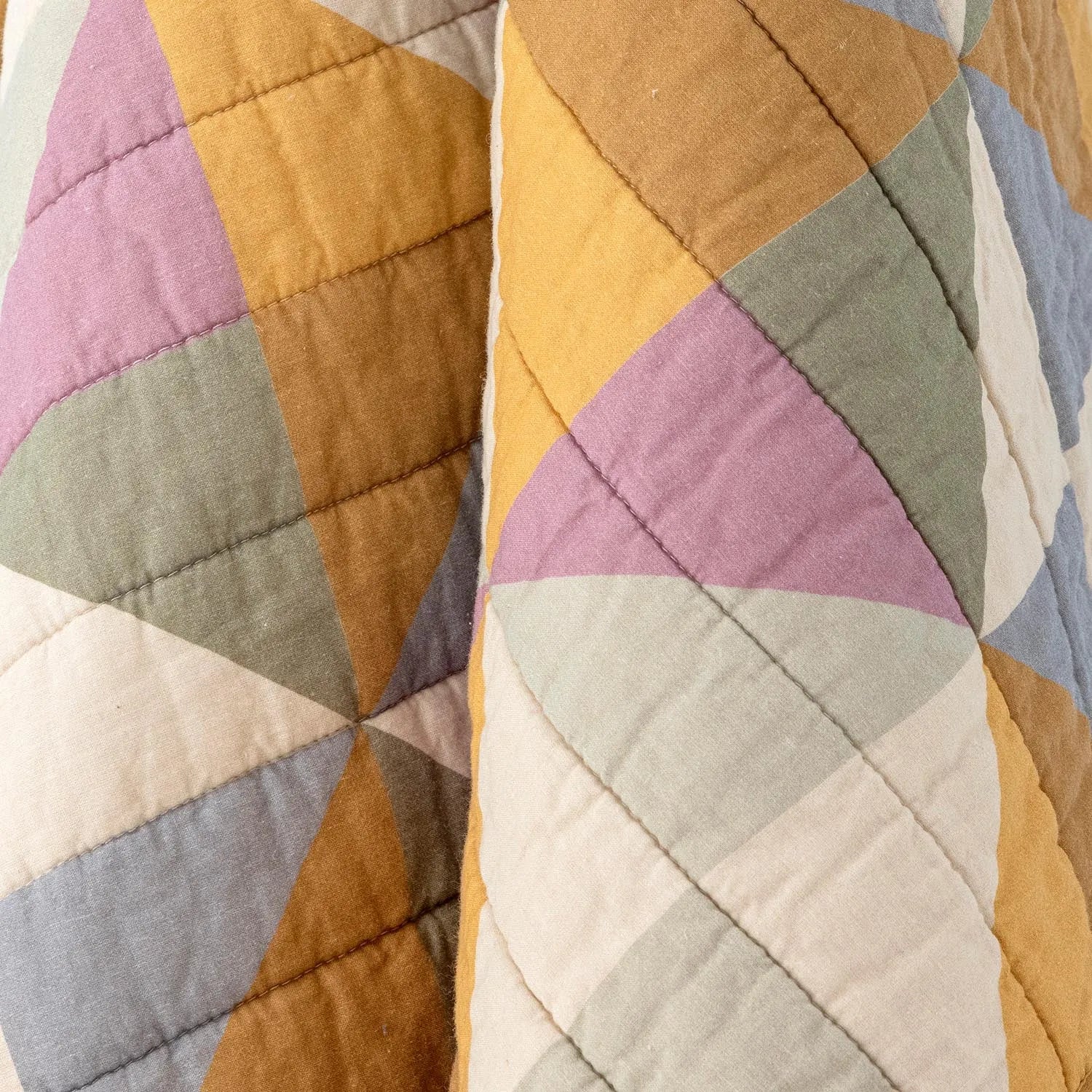 Crewe Quilt, Gelb, Baumwolle OEKO-TEX® in Gelb präsentiert im Onlineshop von KAQTU Design AG. Wolldecke ist von Bloomingville