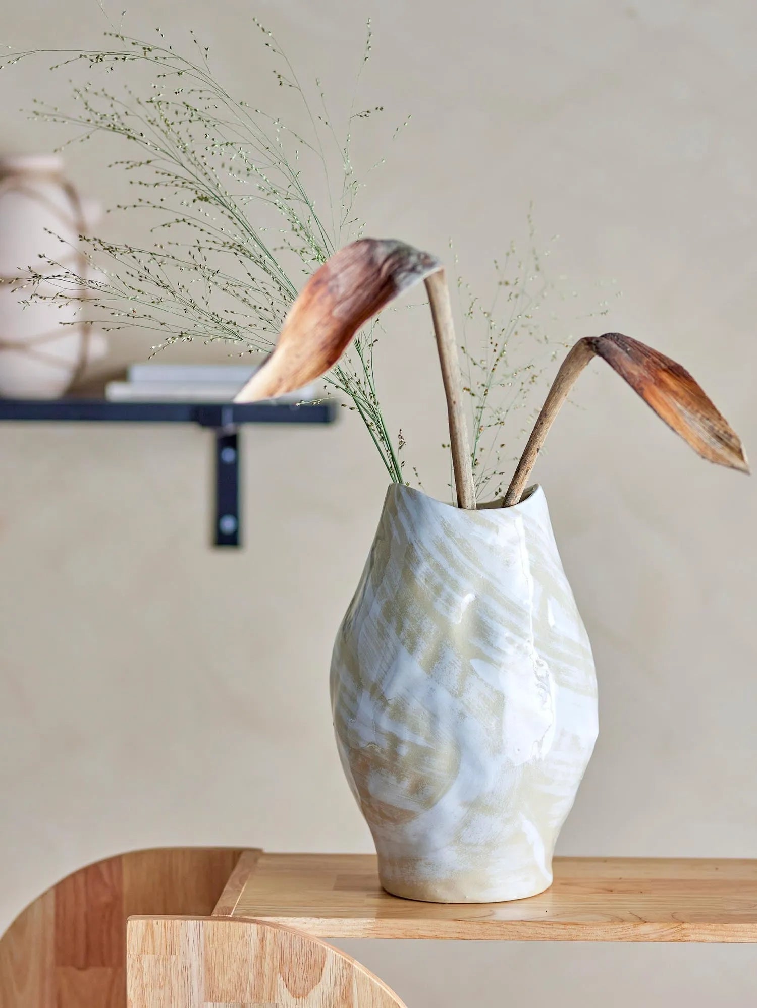 Obsa Vase, Natur, Steingut in Natur präsentiert im Onlineshop von KAQTU Design AG. Vase ist von Bloomingville