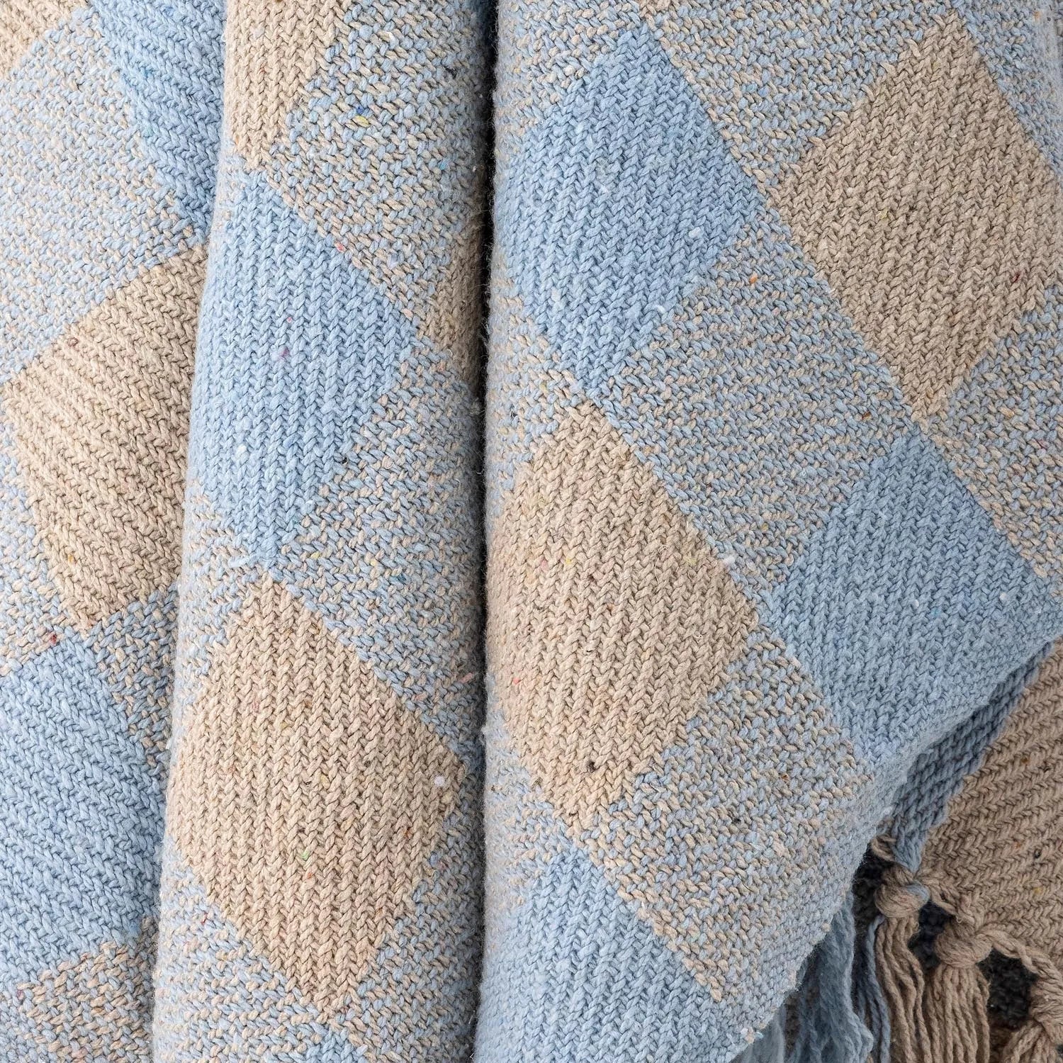 Largs Decke, Blue, Recycelte Baumwolle in Blau präsentiert im Onlineshop von KAQTU Design AG. Wolldecke ist von Creative Collection