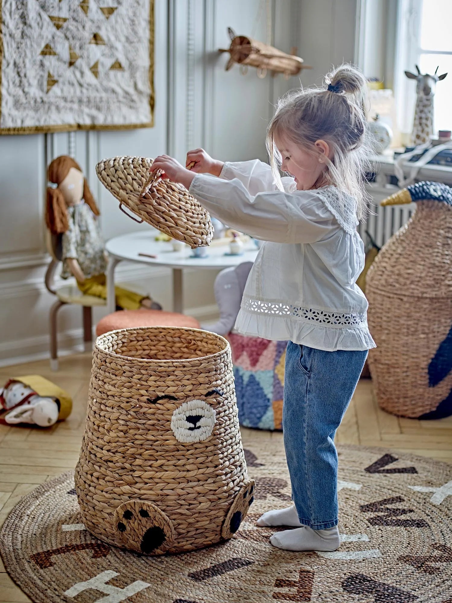 Timone Korb mit Deckel, Natur, Wasserhyazinthe in Natur präsentiert im Onlineshop von KAQTU Design AG. Aufbewahrungskorb ist von Bloomingville Mini