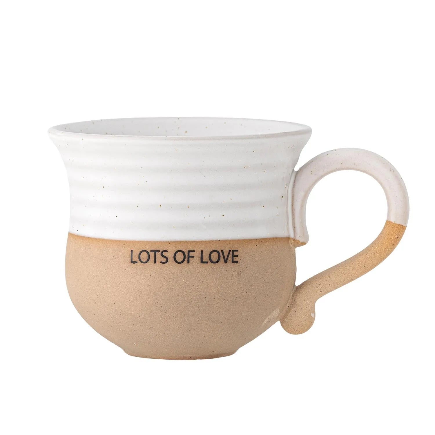 Elegante Claire Tasse aus weißem Steingut mit "Lots of love"-Schriftzug, robust, spülmaschinenfest, einzigartig.