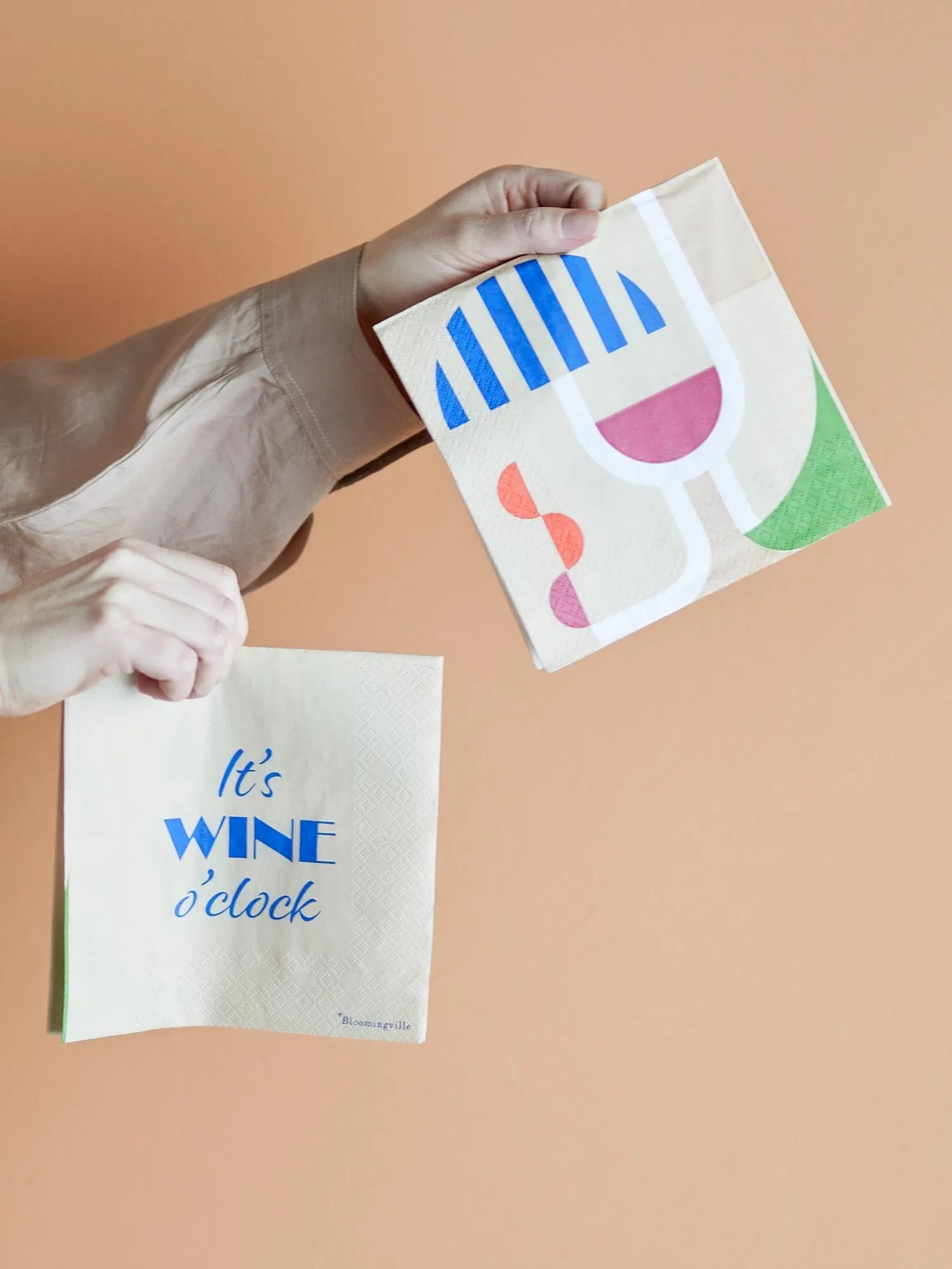 Wine Serviette, Blue, FSC® Mix, Papier in Blau präsentiert im Onlineshop von KAQTU Design AG. Servietten ist von Bloomingville