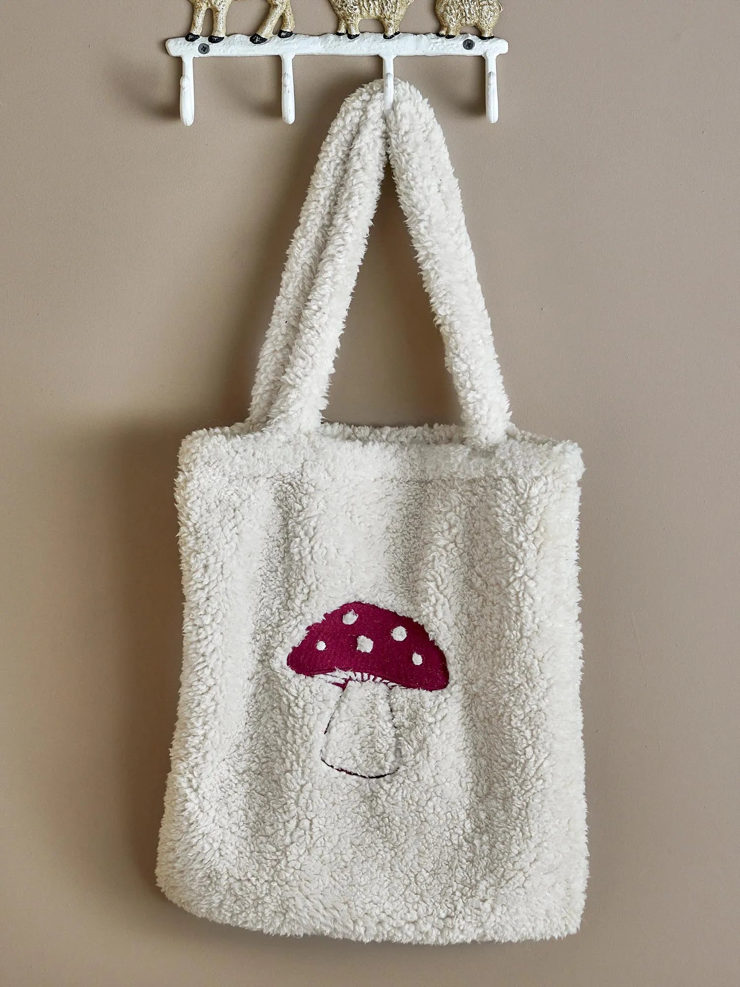 Mushroom Tasche, Weiss, Polyester in Weiß präsentiert im Onlineshop von KAQTU Design AG. Tasche ist von Bloomingville Mini