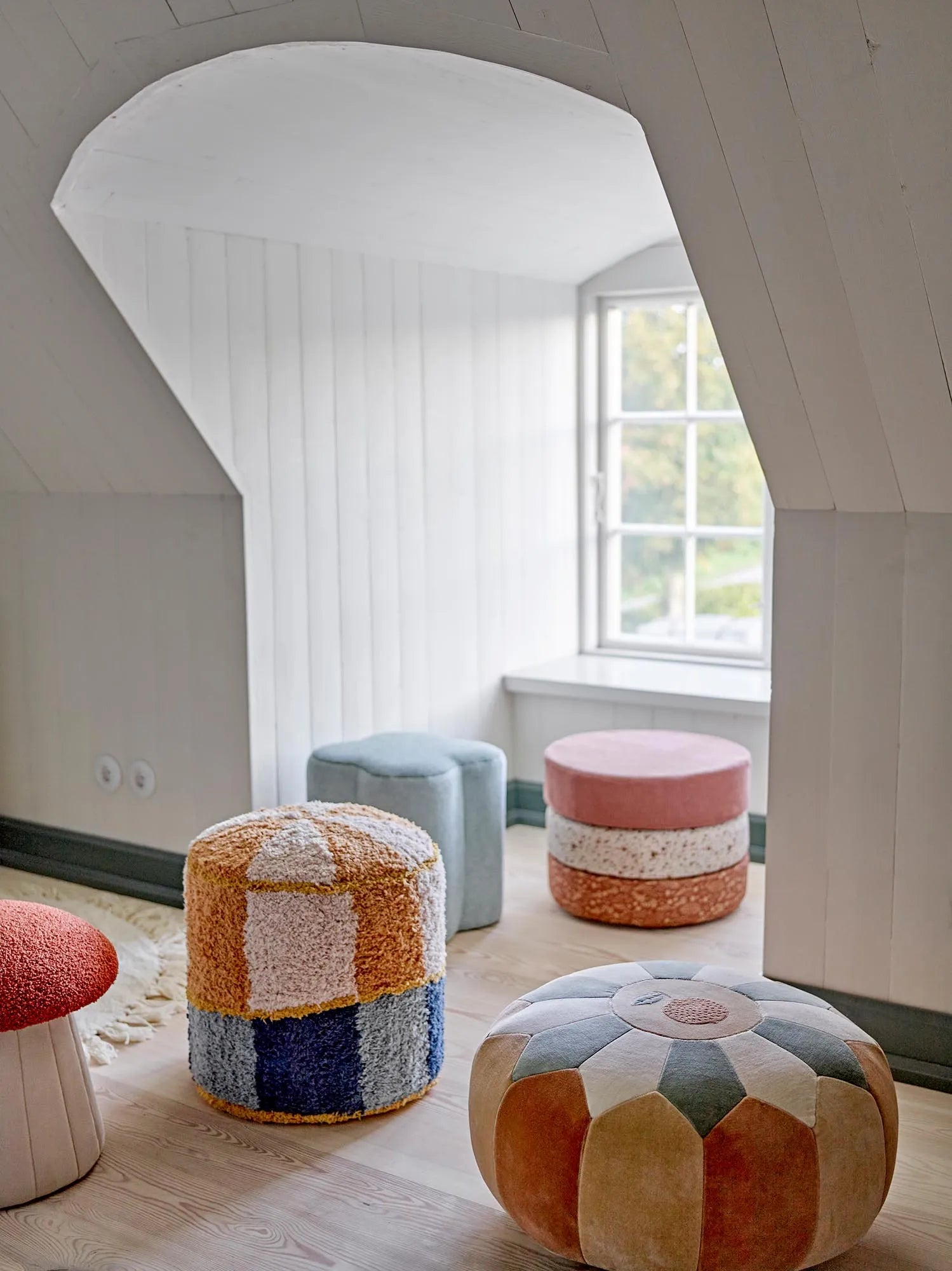 Kio Pouf, Blau, Baumwolle in Blau präsentiert im Onlineshop von KAQTU Design AG. Pouf ist von Bloomingville Mini