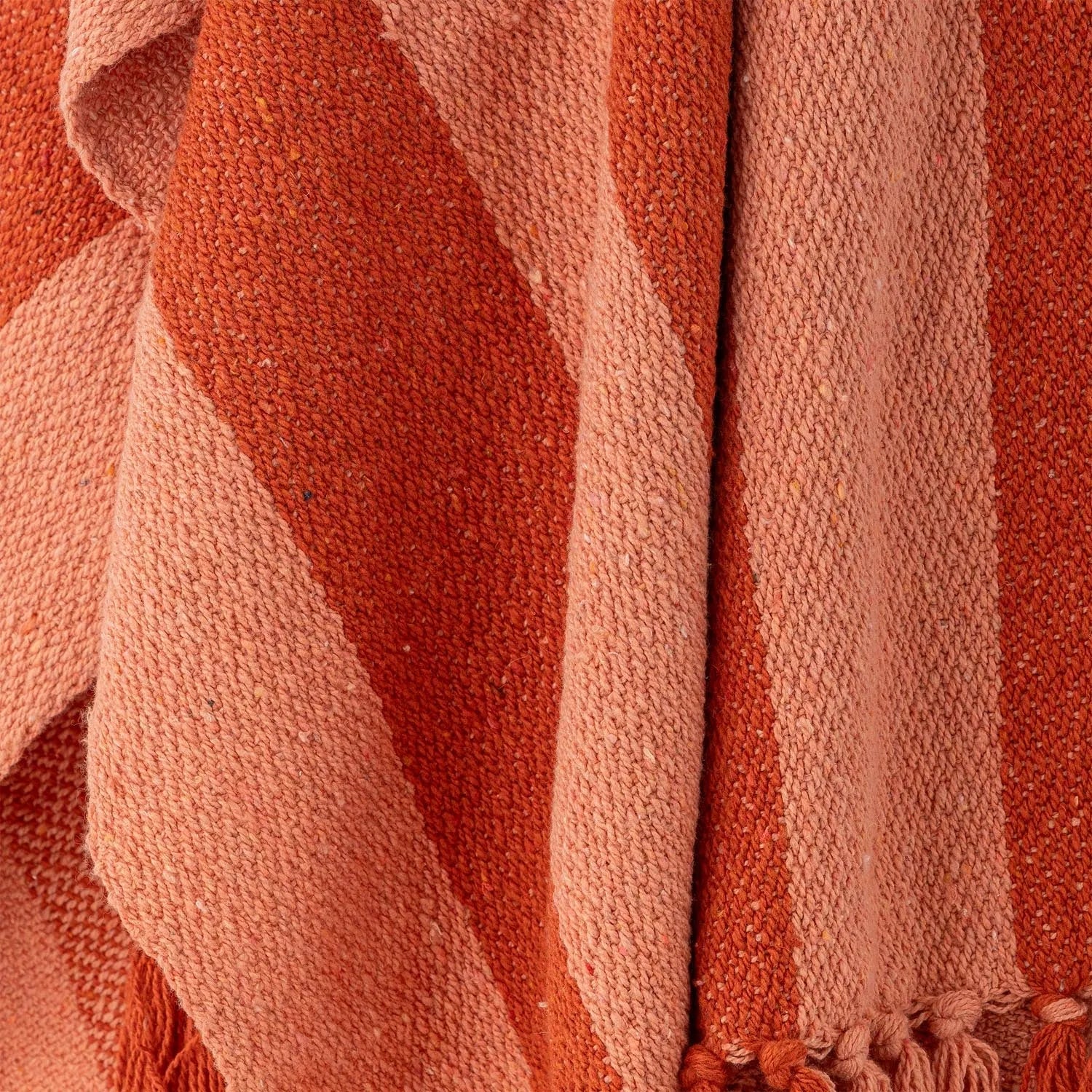 Frello Decke, Orange, Recycelte Baumwolle in Orange präsentiert im Onlineshop von KAQTU Design AG. Wolldecke ist von Bloomingville