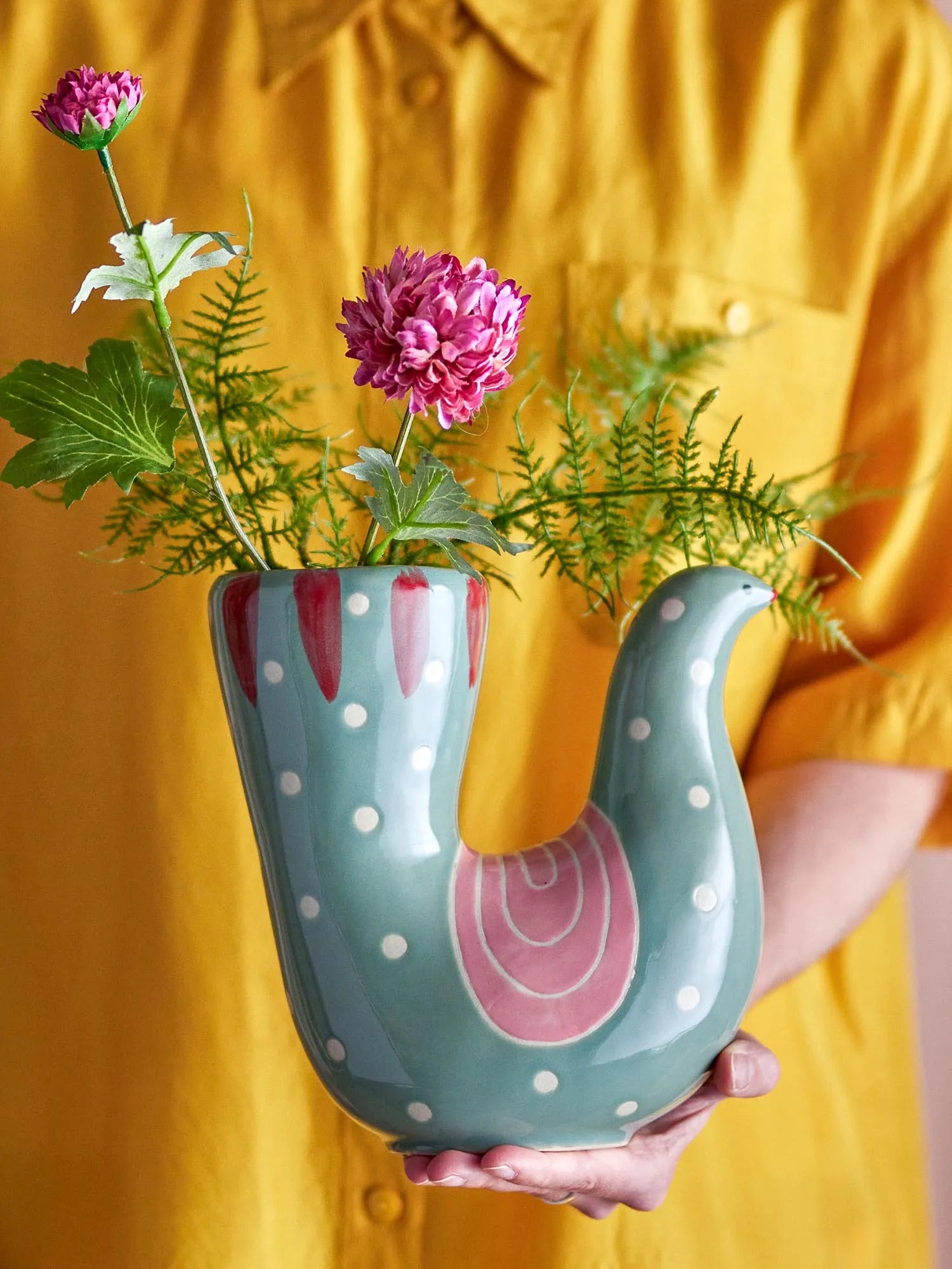 Trudy Vase, Grün, Steingut in Grün präsentiert im Onlineshop von KAQTU Design AG. Vase ist von Bloomingville