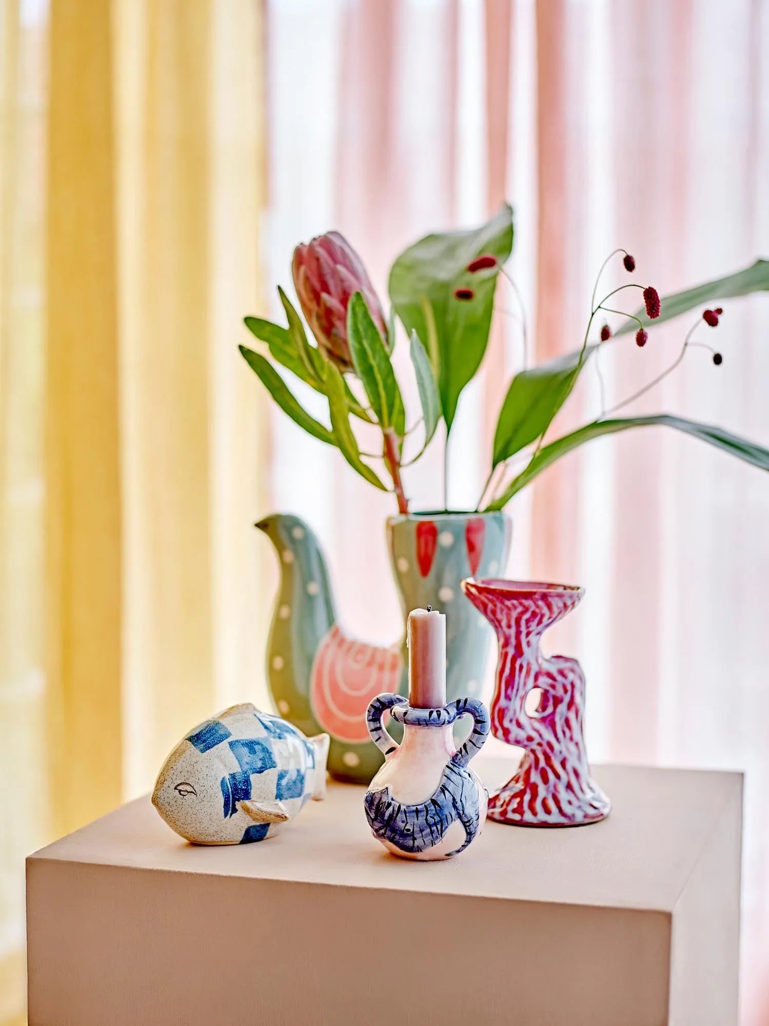 Trudy Vase, Grün, Steingut in Grün präsentiert im Onlineshop von KAQTU Design AG. Vase ist von Bloomingville